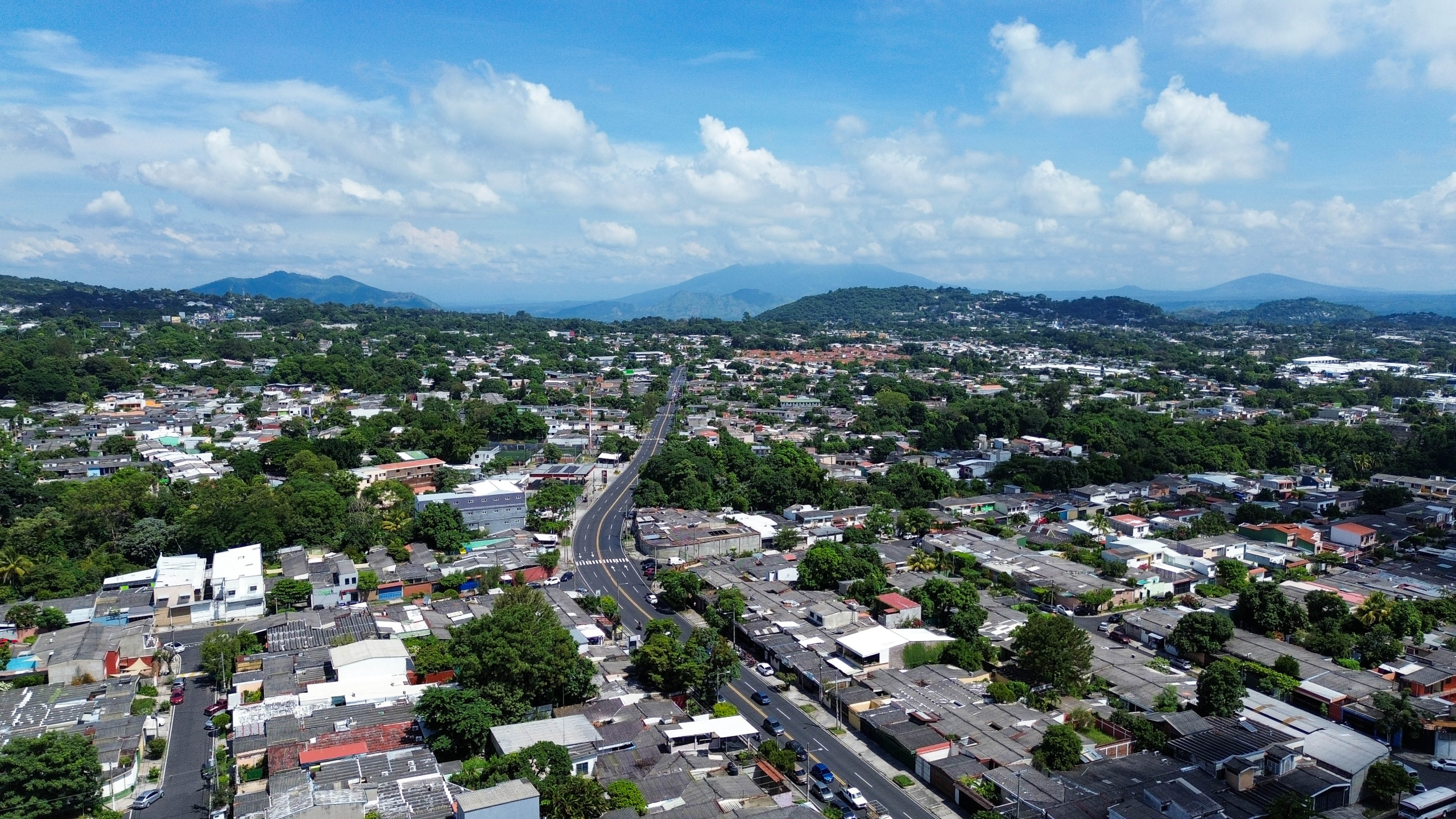 PROPIEDAD COMERCIAL EN CALLE BERNAL, SAN SALVADOR