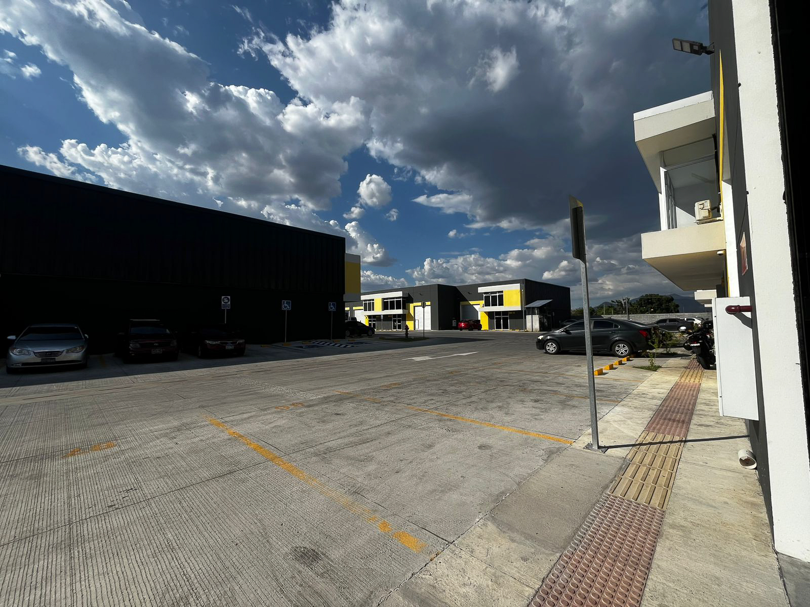 DAB817-7 BODEGAS A ESTRENAR EN DISTRIBODEGAS, APOPA