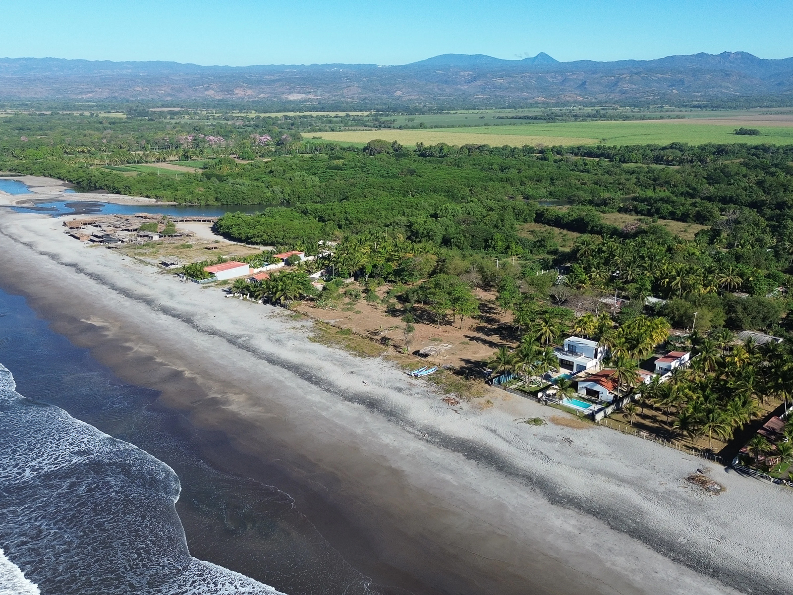 DT675-7 TERRENO PARA DESARROLLO EN PLAYA CANGREJERA, LA LIBERTAD