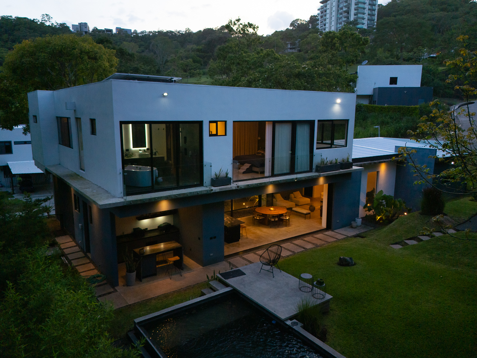 DR804-25 CASA EN RESIDENCIAL EL ENCANTO, LA LIBERTAD