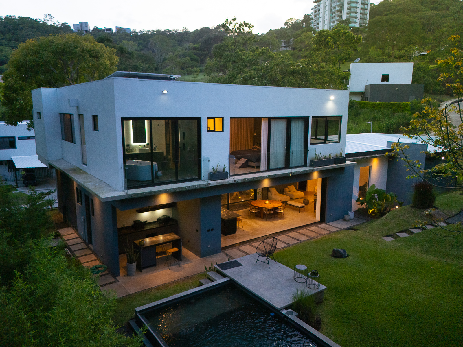DR804-26 CASA EN RESIDENCIAL EL ENCANTO, LA LIBERTAD