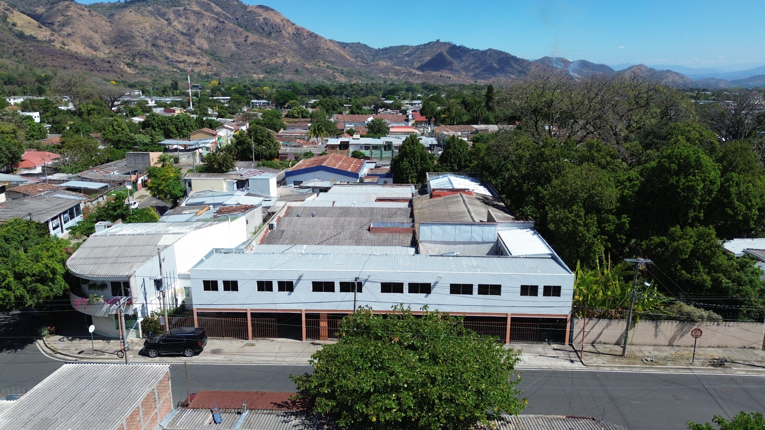PROPIEDAD PARA USO COMERCIAL O INDUSTRIAL EN SANTA ANA