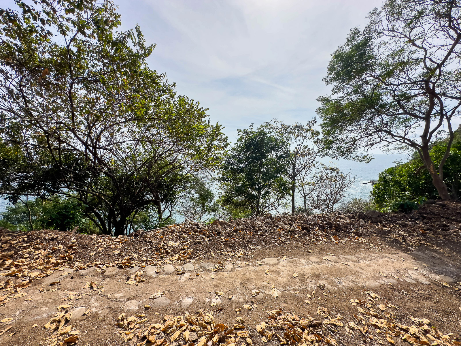 DT657-10 LOTES EN ACANTILADOS FRENTE AL MAR EN ZONA DEL ZONTE, LA LIBERTAD