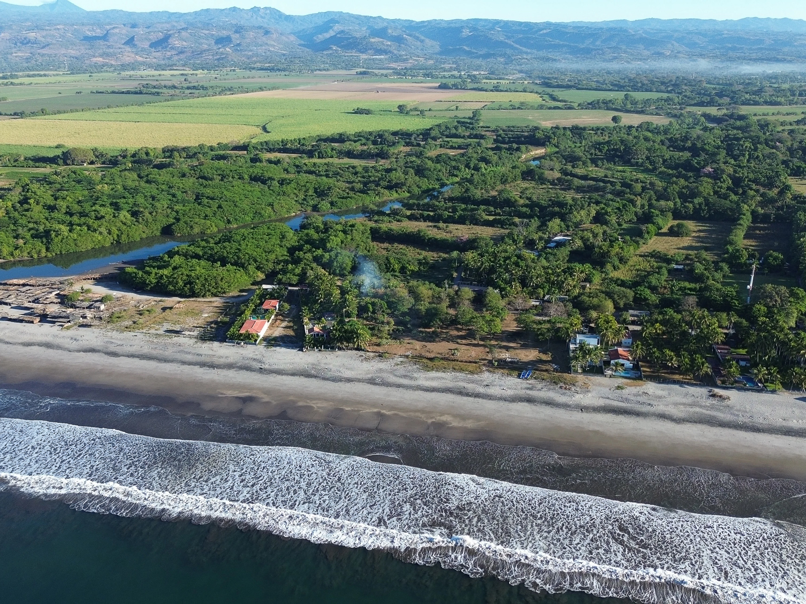 DT675-9 TERRENO PARA DESARROLLO EN PLAYA CANGREJERA, LA LIBERTAD