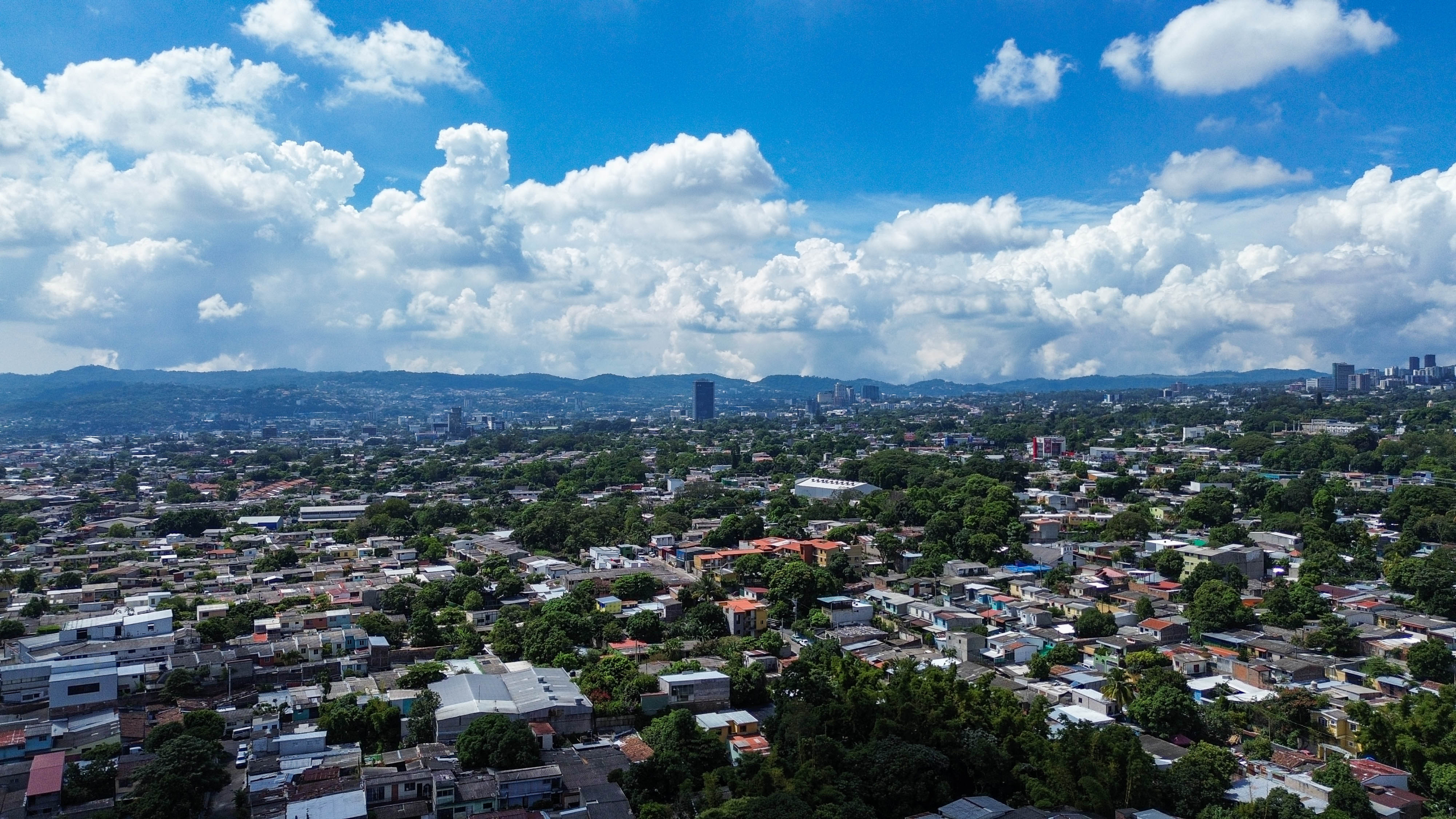 PROPIEDAD COMERCIAL EN CALLE BERNAL, SAN SALVADOR