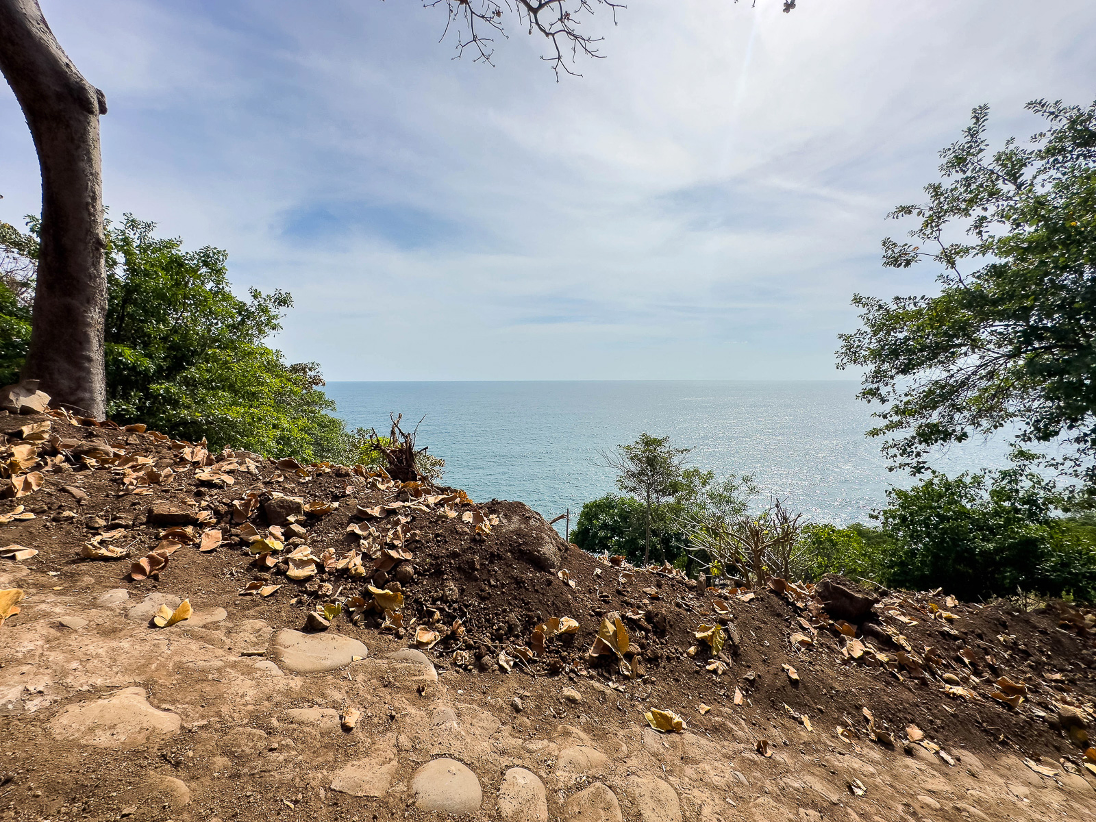 DT657-4 LOTES EN ACANTILADOS FRENTE AL MAR EN ZONA DEL ZONTE, LA LIBERTAD