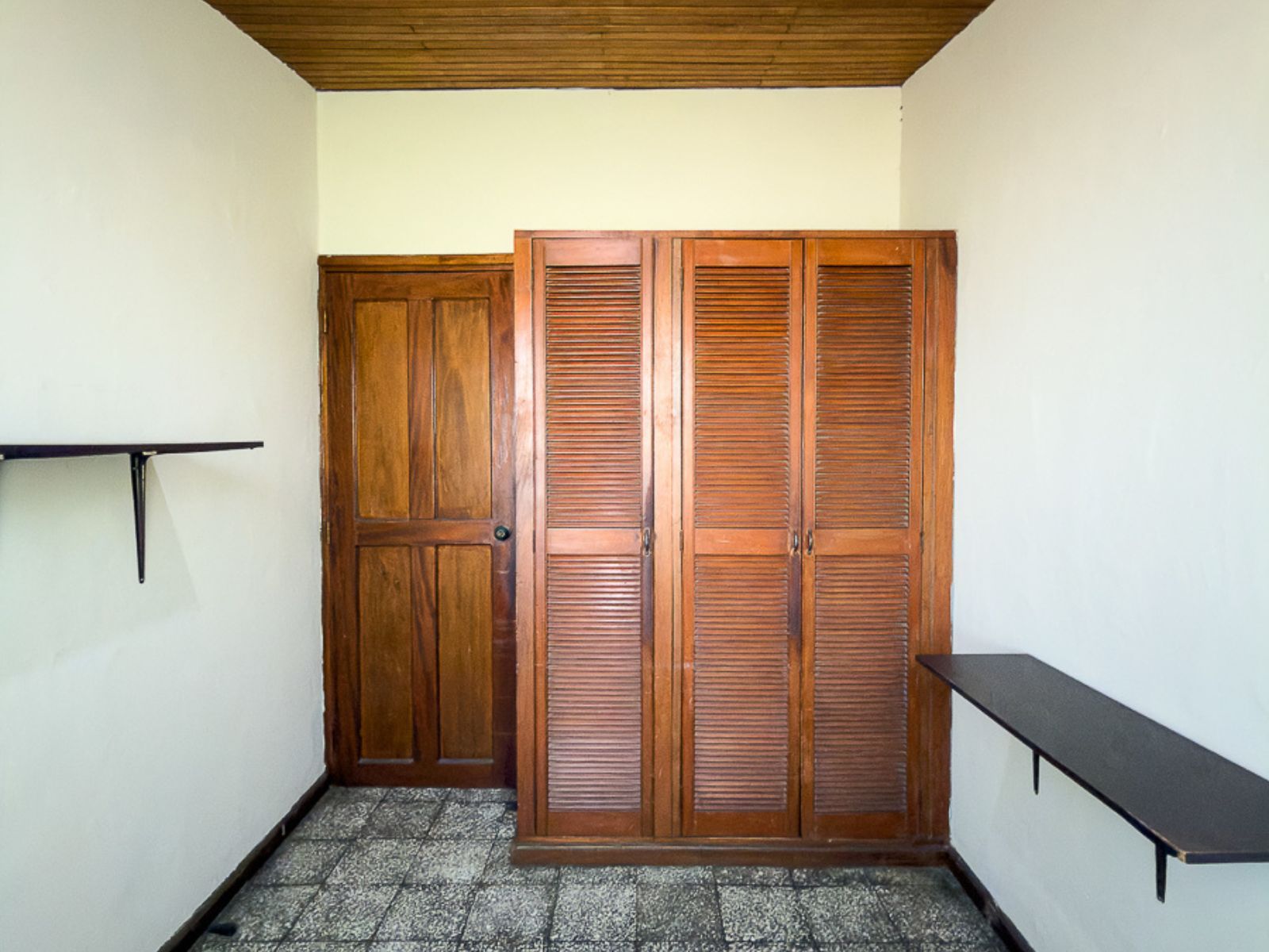DR807-10 CASA EN RESIDENCIAL METRÓPOLIS, SAN SALVADOR