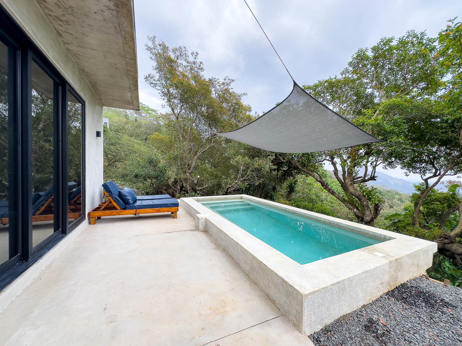 DR803-21 PROPIEDAD EQUIPADA Y EN AIRBNB EN CERRO LA GLORIA, TAMANIQUE, LA LIBERTAD