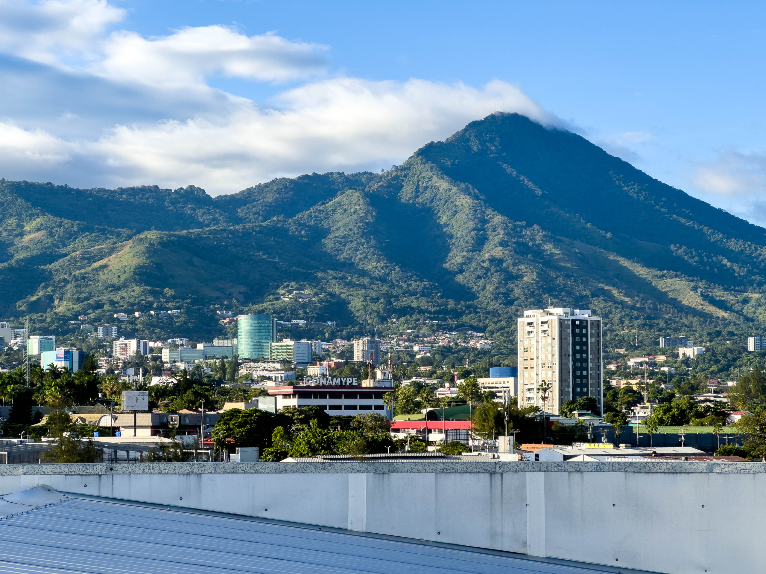 APARTAMENTOS “A ESTRENAR” EN COLONIA SAN FRANCISCO, SAN SALVADOR