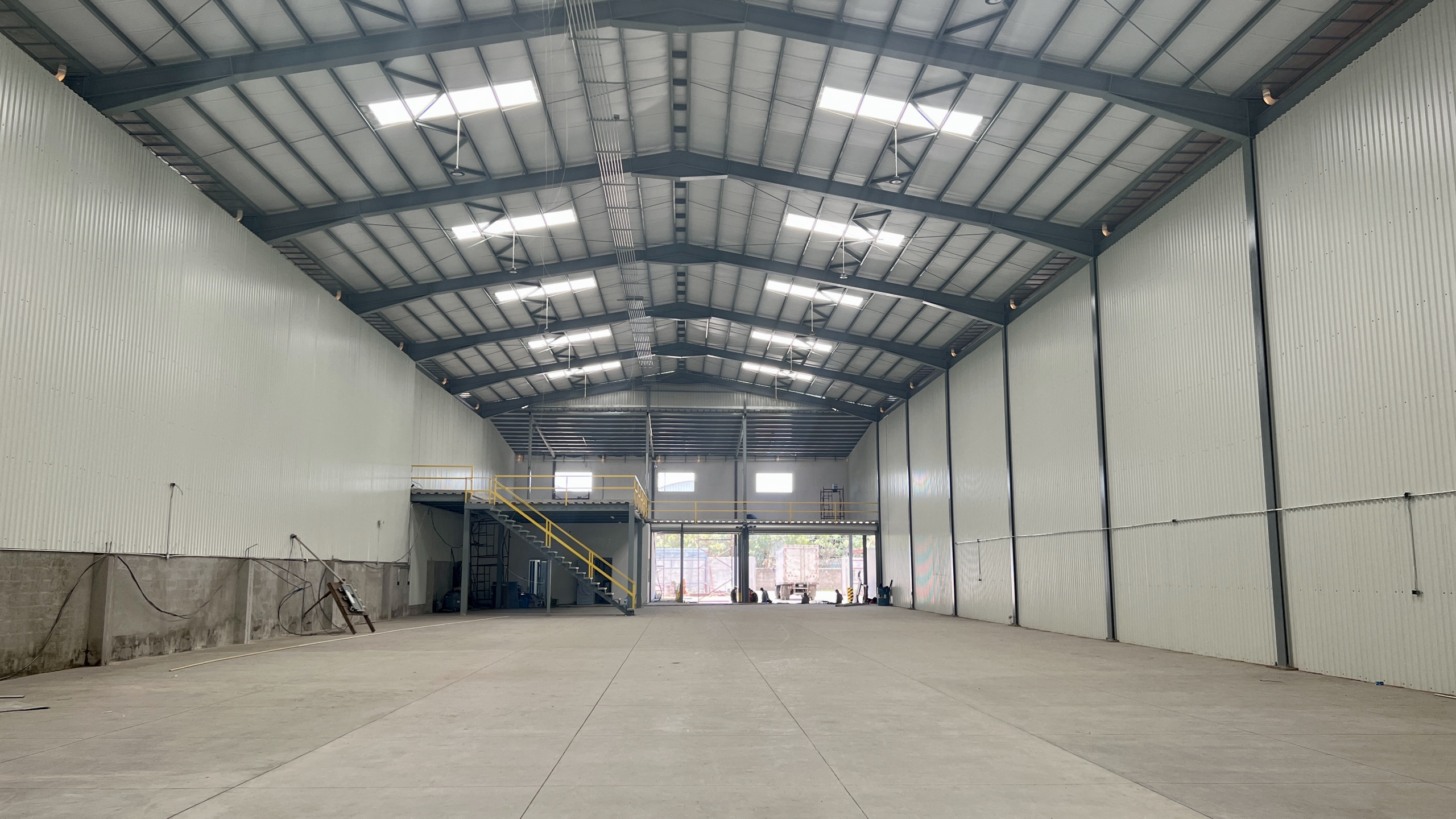 BODEGAS INDUSTRIALES EN ZONA CLAUDIA LARS Y DESVÍO DE OPICO, LA LIBERTAD