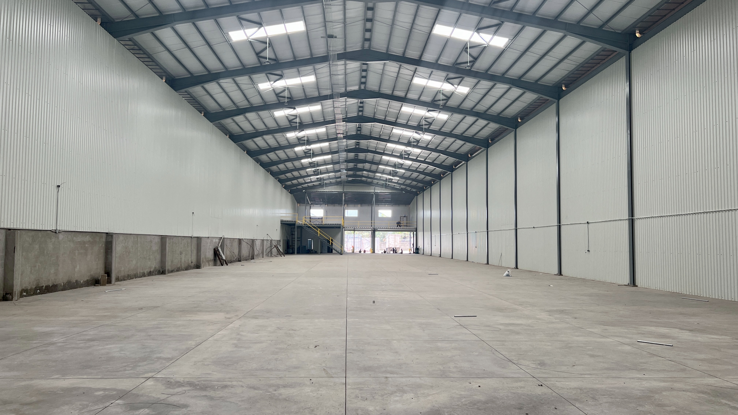BODEGAS INDUSTRIALES EN ZONA CLAUDIA LARS Y DESVÍO DE OPICO, LA LIBERTAD