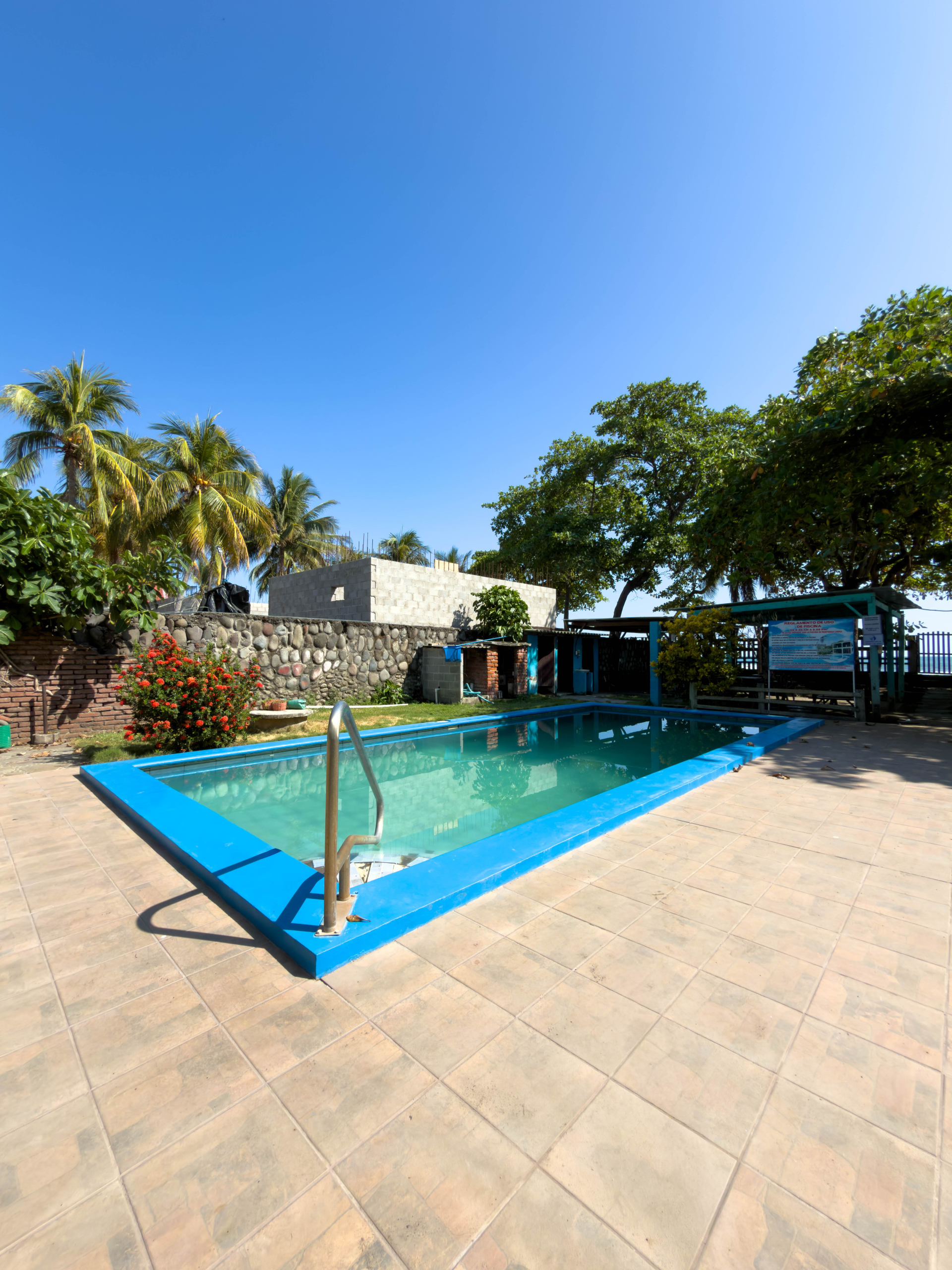 HOTEL EN VENTA FRENTE AL MAR EN PLAYA SAN BLAS, LA LIBERTAD