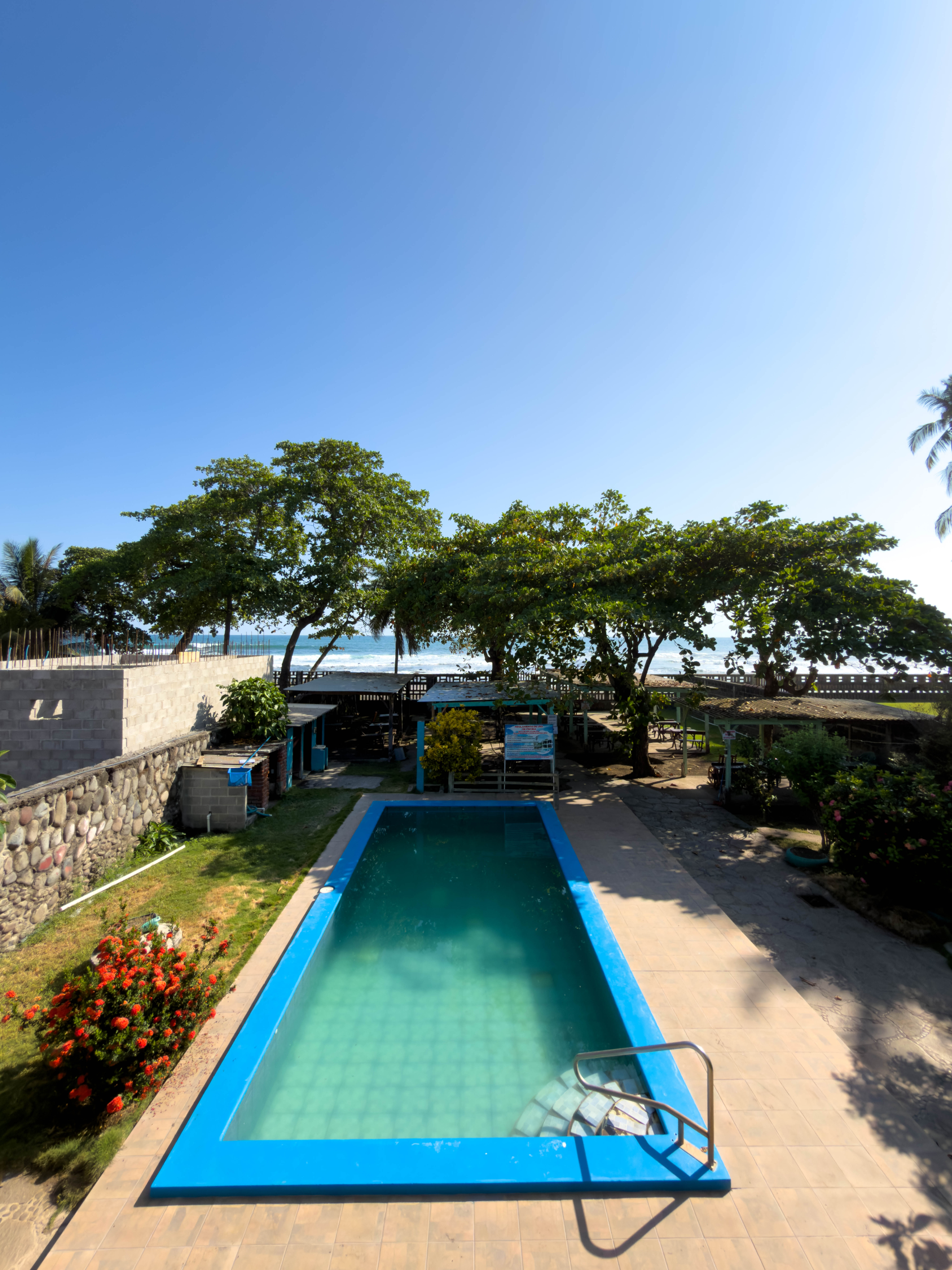 HOTEL EN VENTA FRENTE AL MAR EN PLAYA SAN BLAS, LA LIBERTAD