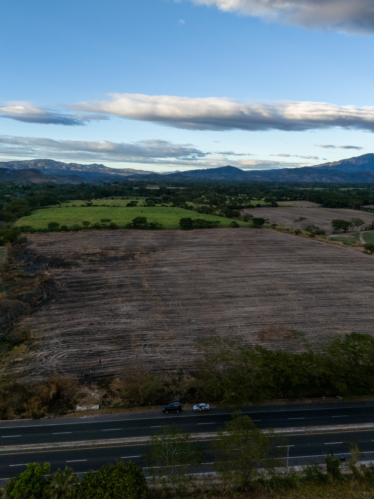 TERRENO EN LA PAZ, CERCA DEL AEROPUERTO EL SALVADOR