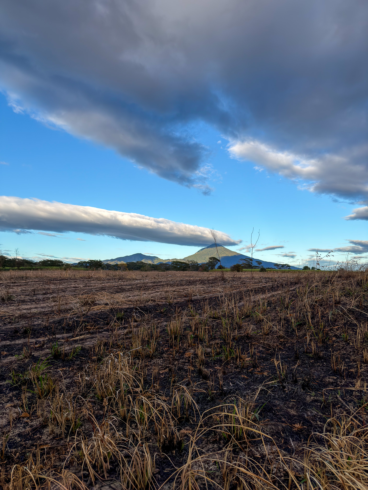 TERRENO EN LA PAZ, CERCA DEL AEROPUERTO EL SALVADOR