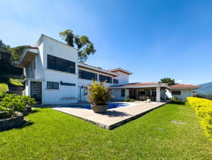 CASA EN RESIDENCIAL LOMAS DE ALTAMIRA, SAN SALVADOR