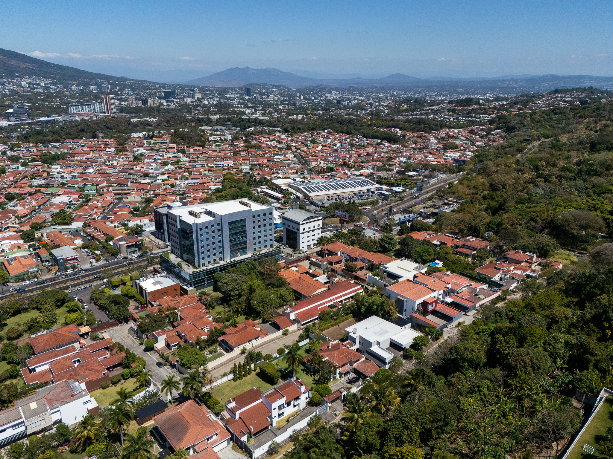 RESIDENCIA EN PORTONES DE MADRE SELVA, ANTIGUO CUSCATLÁN, LA LIBERTAD