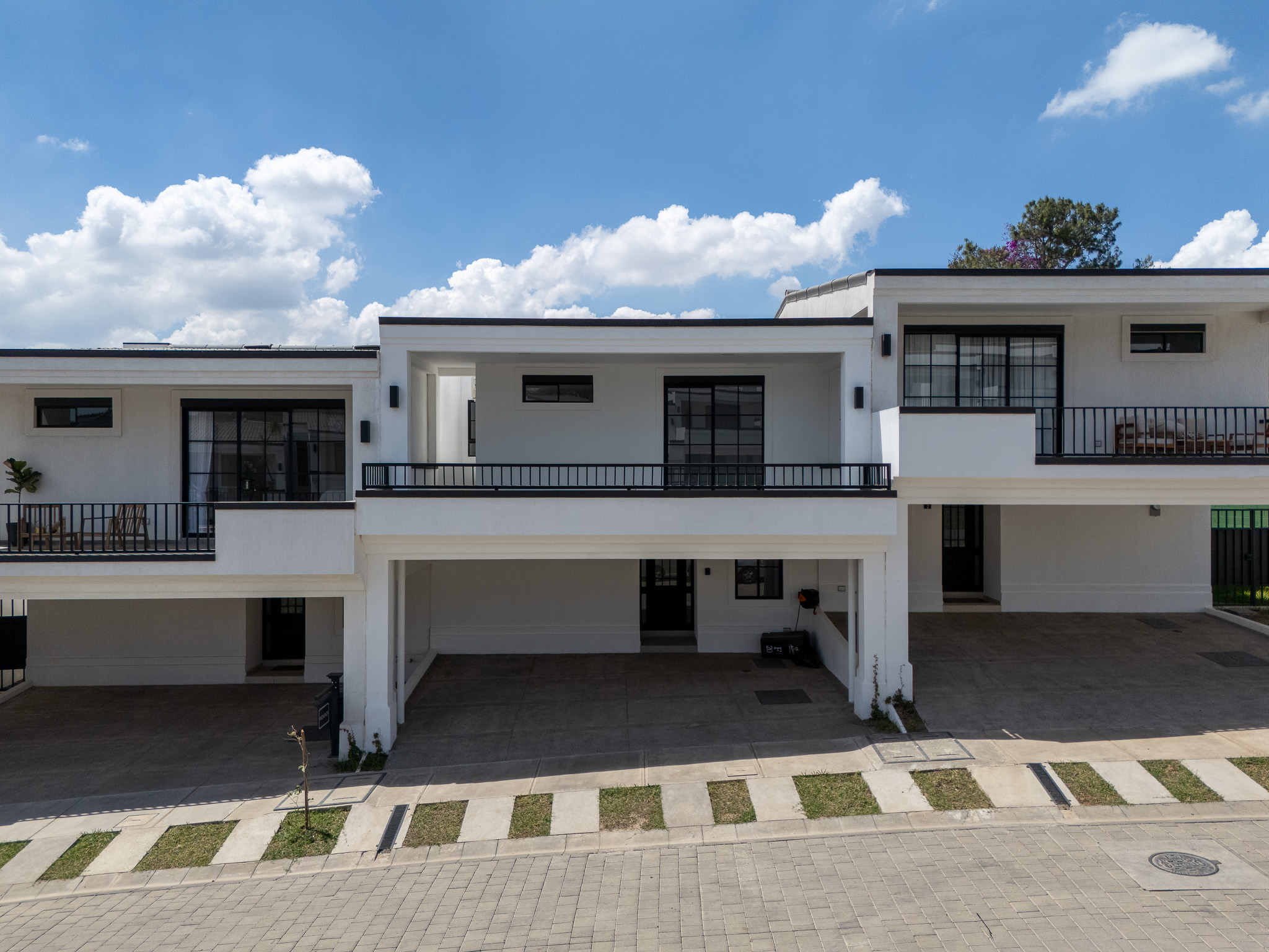 CASA A ESTRENAR EN ANTIBES, MODELO GRANDE, SAN SALVADOR