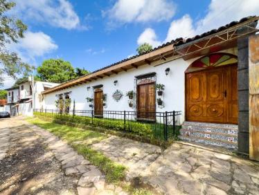 CABAÑAS CON DISEÑO RÚSTICO EN APANECA, AHUACHAPÁN, EL SALVADOR