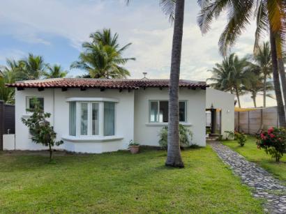 CASA FRENTE AL MAR, CANGREJERA, LA LIBERTAD