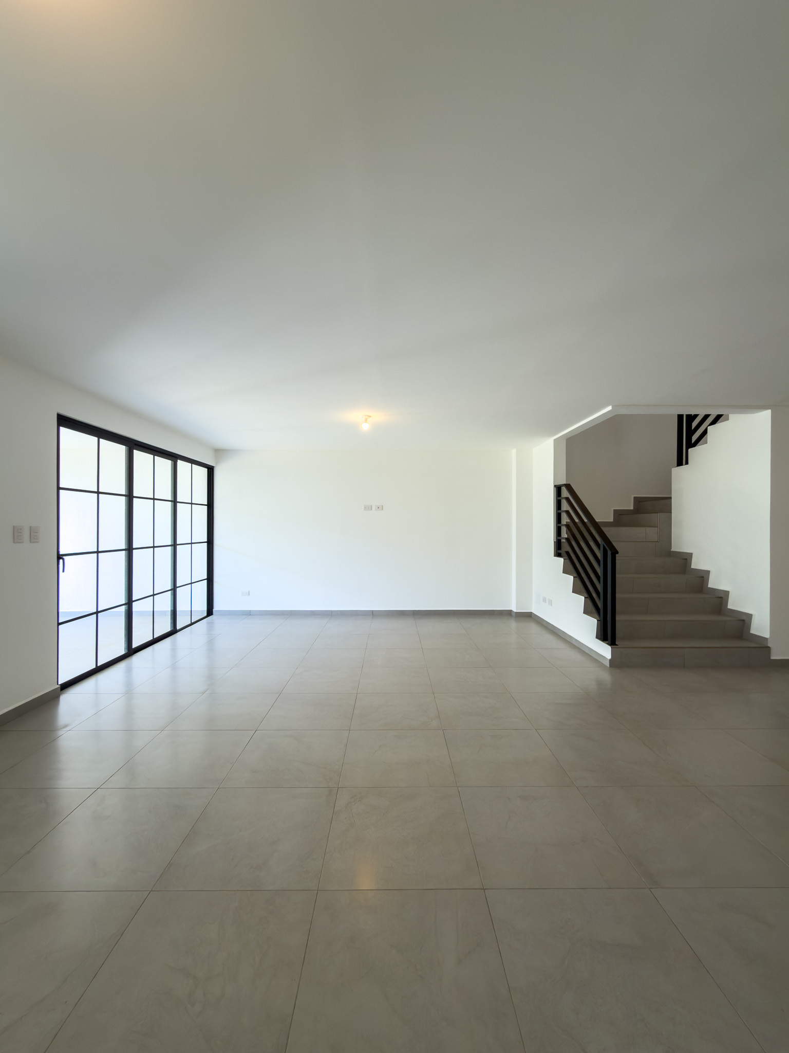 CASA A ESTRENAR EN ANTIBES, MODELO GRANDE, SAN SALVADOR