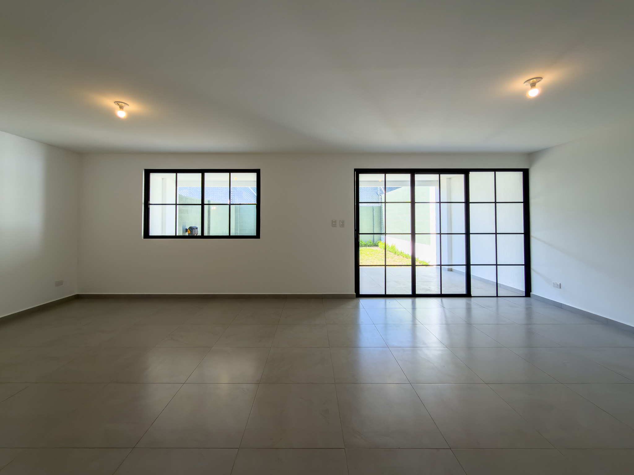 CASA A ESTRENAR EN ANTIBES, MODELO GRANDE, SAN SALVADOR