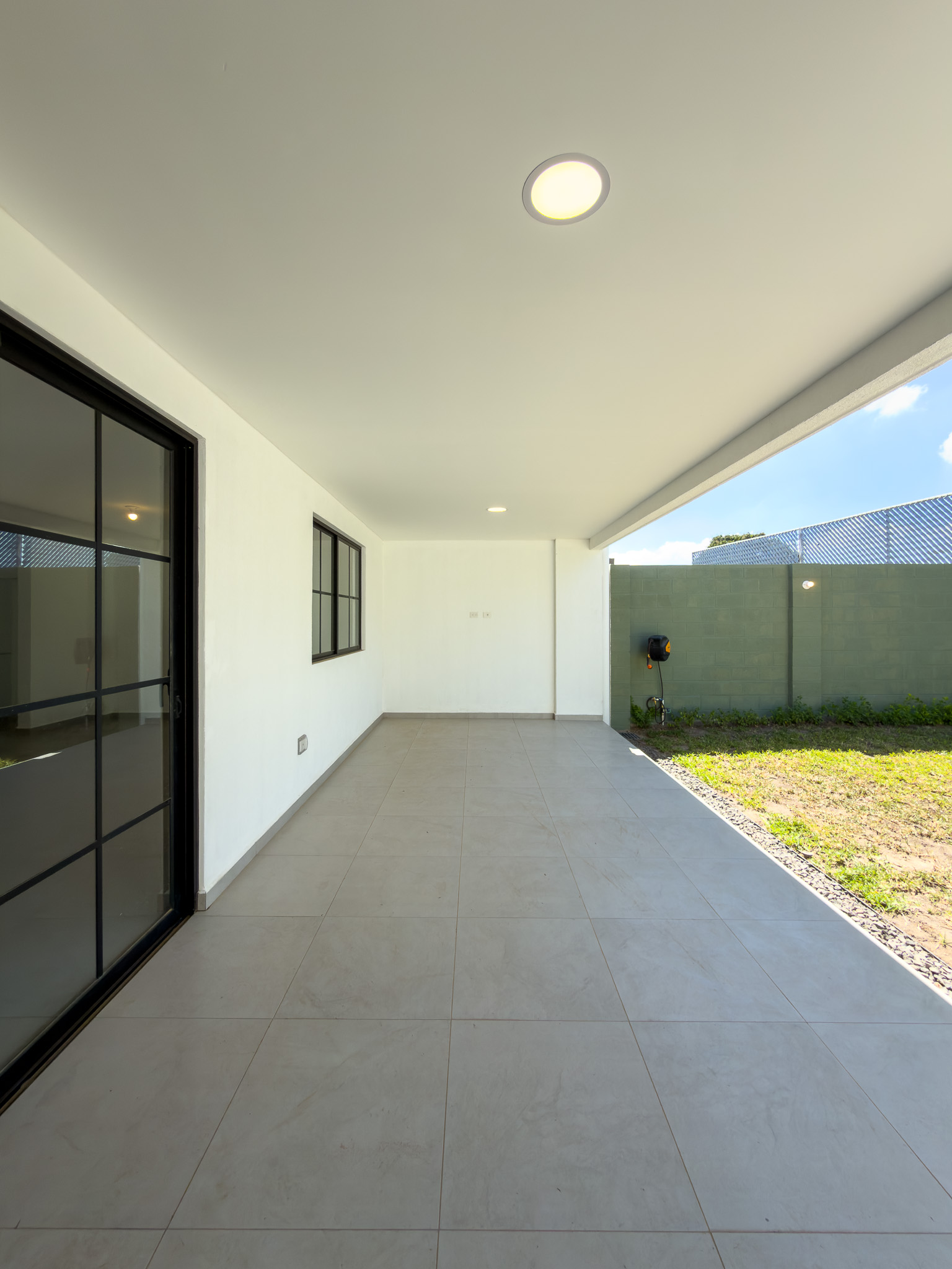 CASA A ESTRENAR EN ANTIBES, MODELO GRANDE, SAN SALVADOR