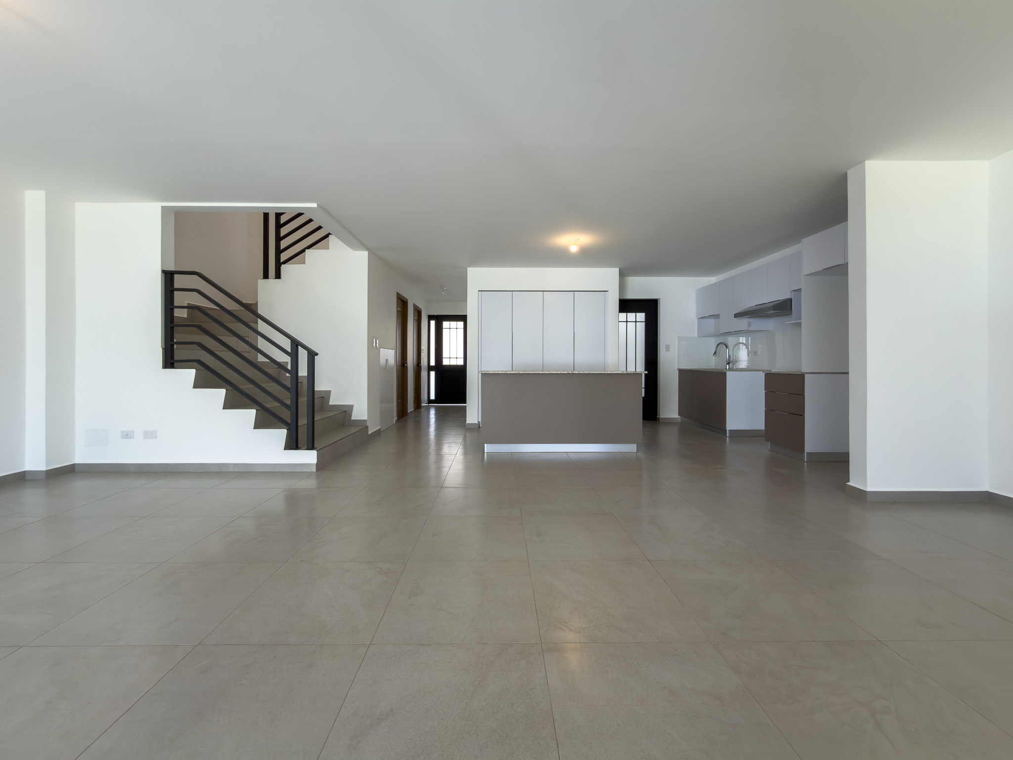 CASA A ESTRENAR EN ANTIBES, MODELO GRANDE, SAN SALVADOR