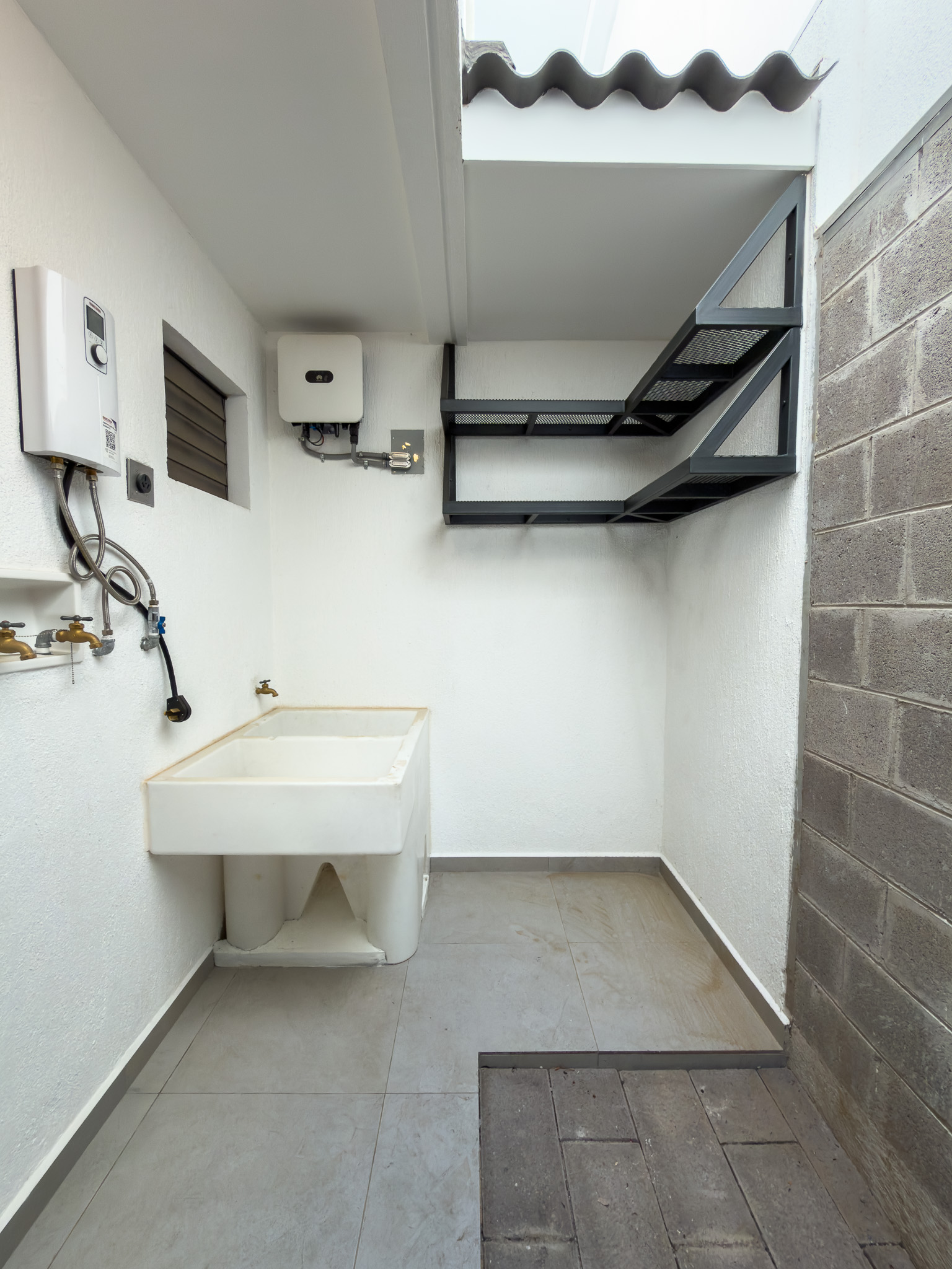 CASA A ESTRENAR EN ANTIBES, MODELO GRANDE, SAN SALVADOR