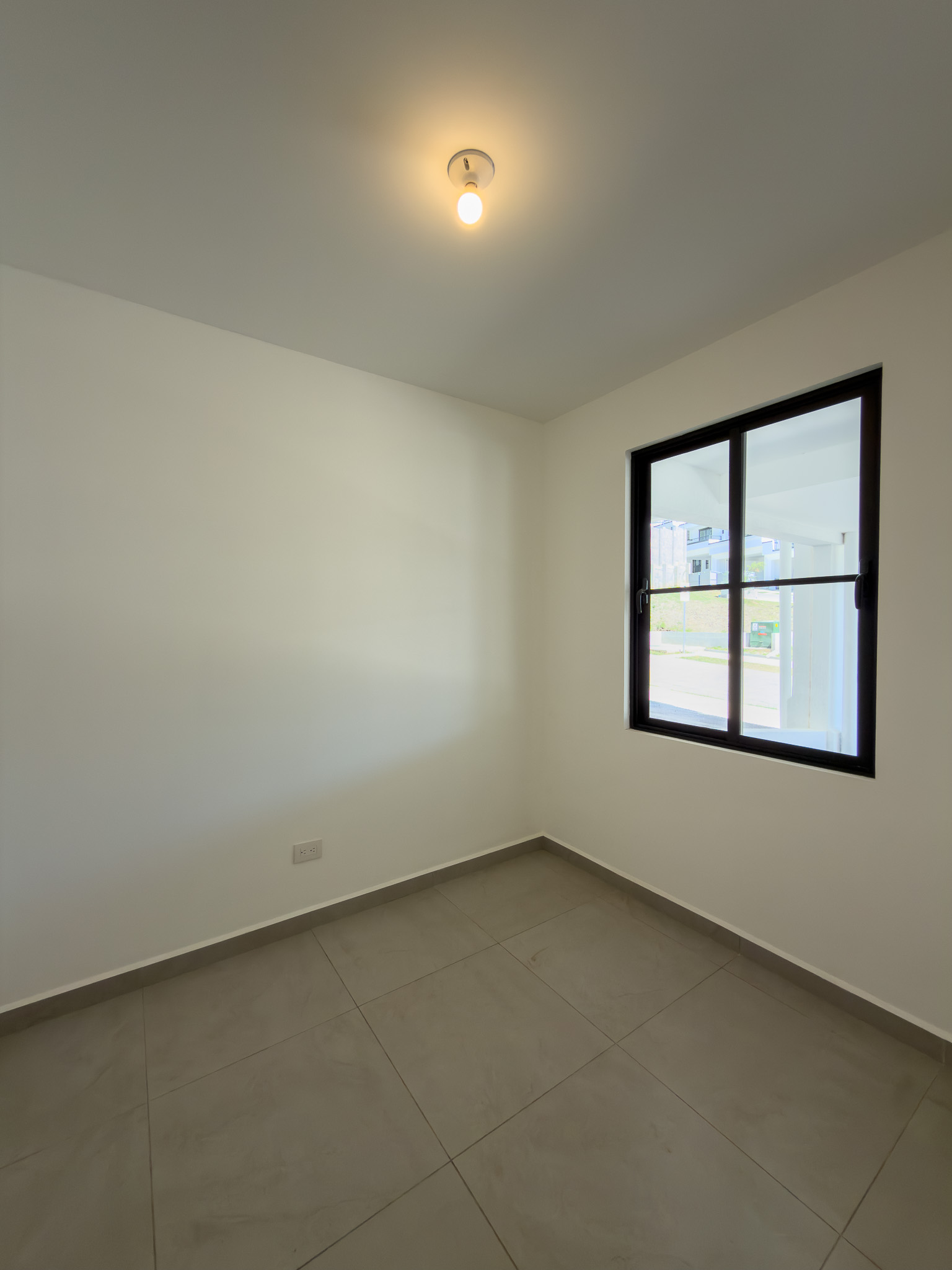 CASA A ESTRENAR EN ANTIBES, MODELO GRANDE, SAN SALVADOR