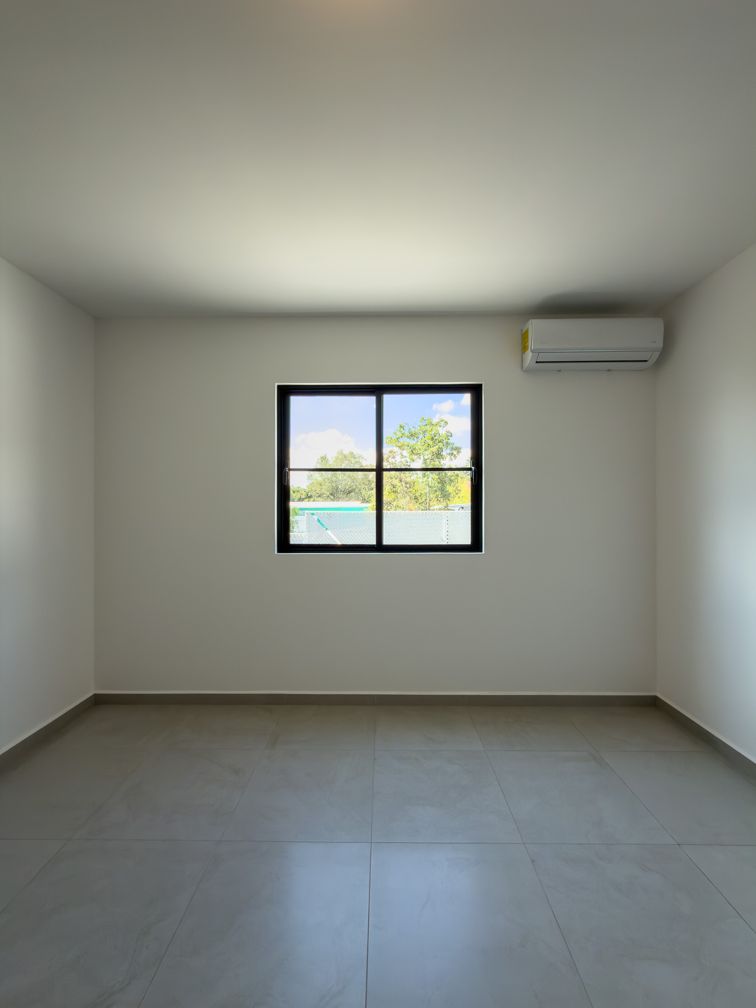 CASA A ESTRENAR EN ANTIBES, MODELO GRANDE, SAN SALVADOR