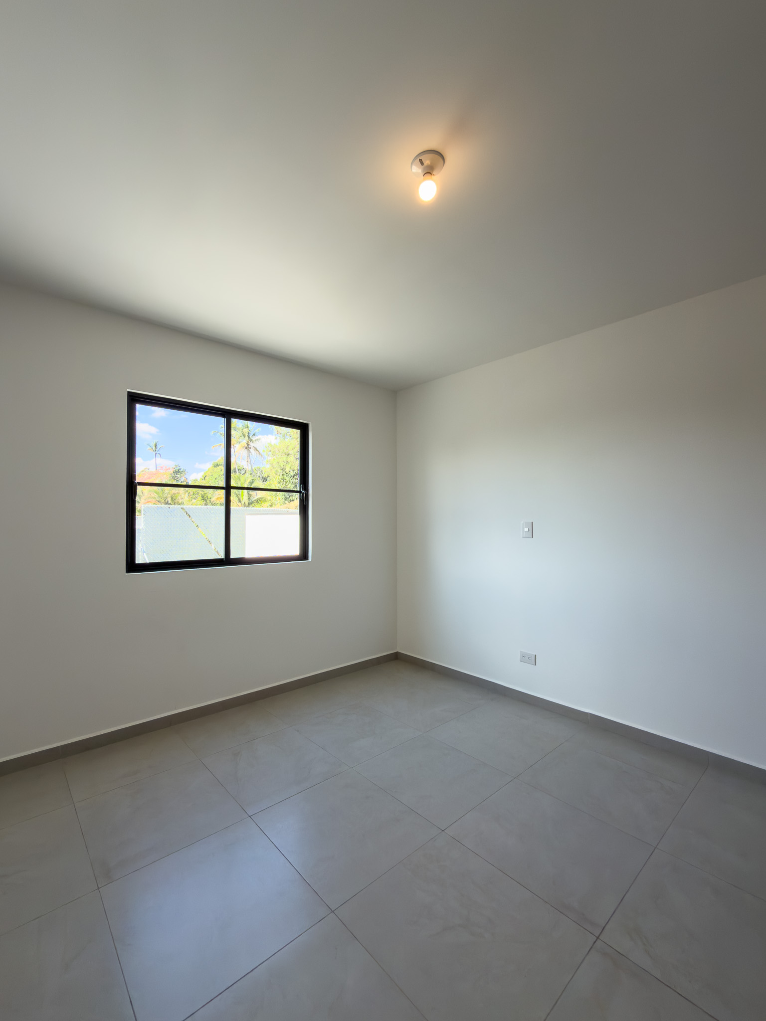 CASA A ESTRENAR EN ANTIBES, MODELO GRANDE, SAN SALVADOR