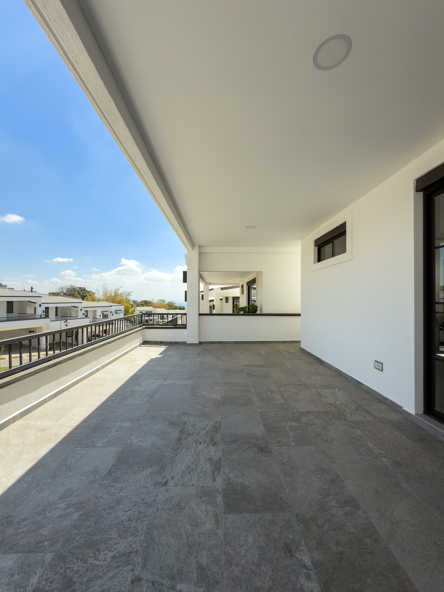 CASA A ESTRENAR EN ANTIBES, MODELO GRANDE, SAN SALVADOR