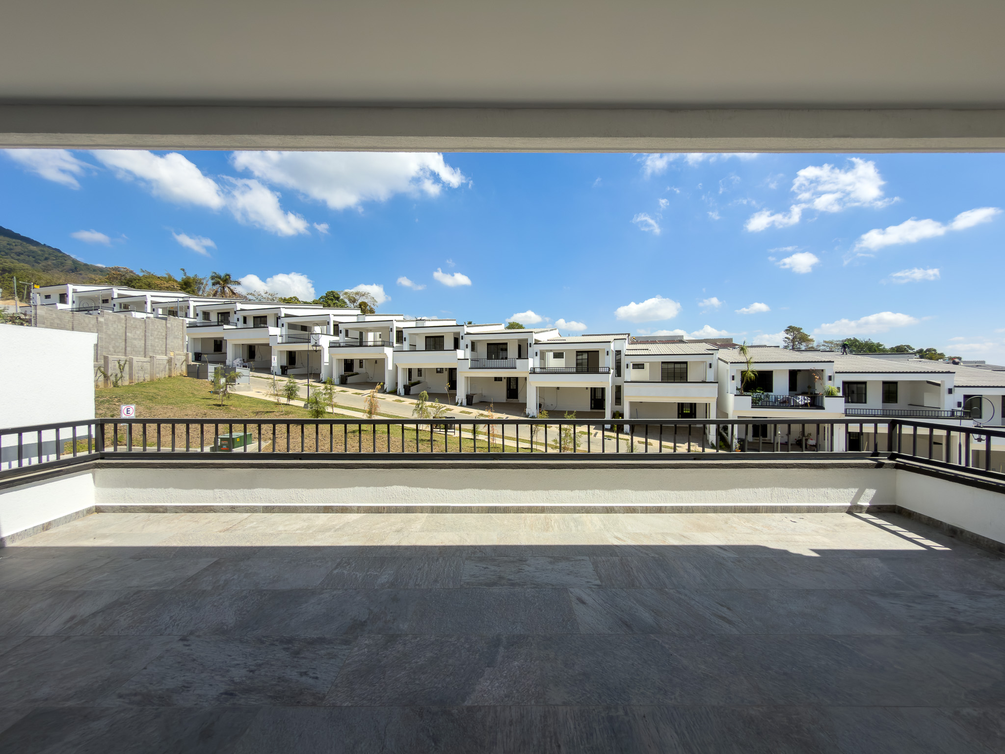 CASA A ESTRENAR EN ANTIBES, MODELO GRANDE, SAN SALVADOR