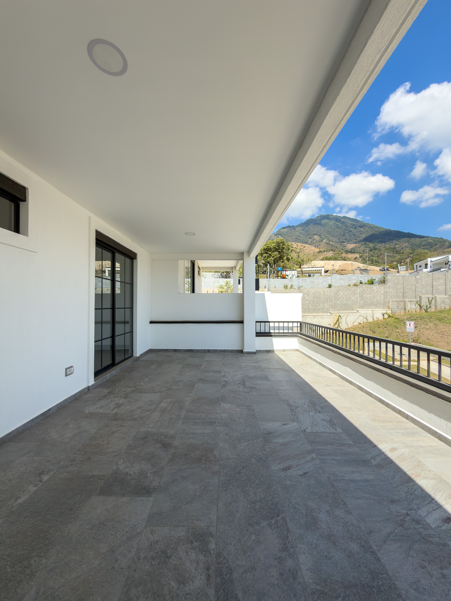 CASA A ESTRENAR EN ANTIBES, MODELO GRANDE, SAN SALVADOR