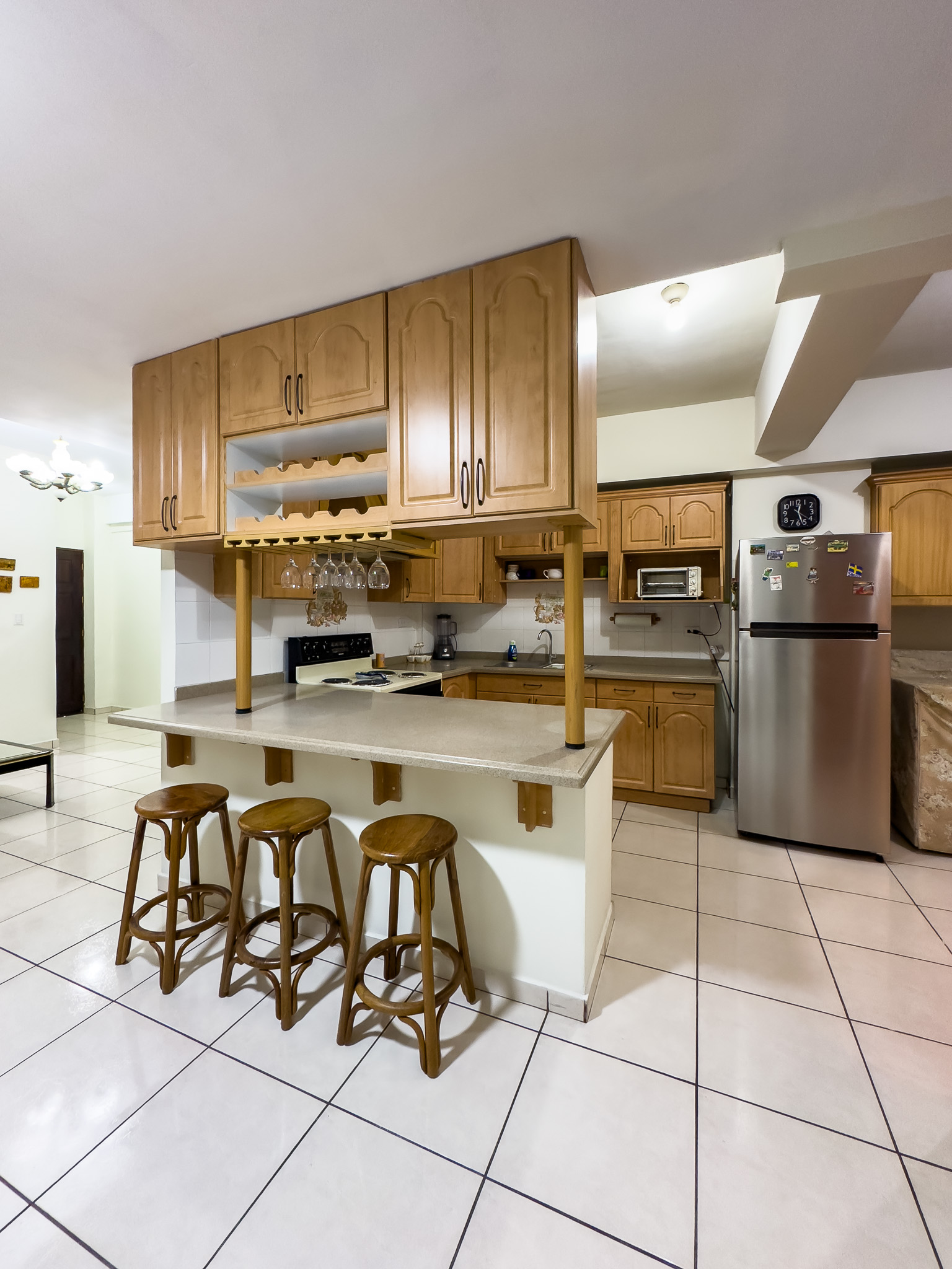 APARTAMENTO FULL AMUEBLADO EN CONDOMINIO LOS ABETOS, SAN SALVADOR