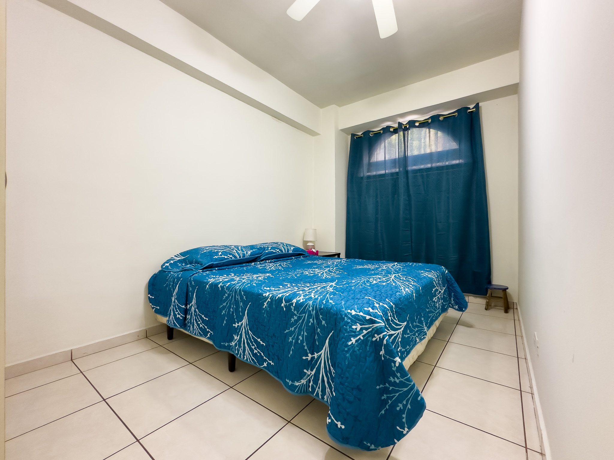APARTAMENTO FULL AMUEBLADO EN CONDOMINIO LOS ABETOS, SAN SALVADOR