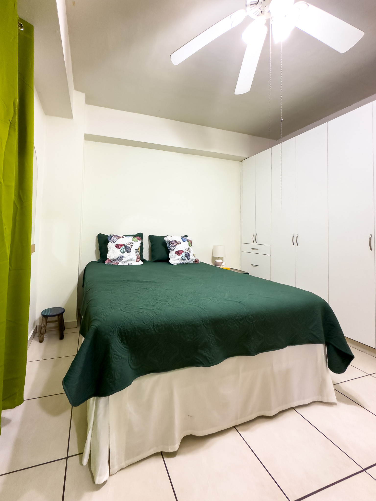 APARTAMENTO FULL AMUEBLADO EN CONDOMINIO LOS ABETOS, SAN SALVADOR