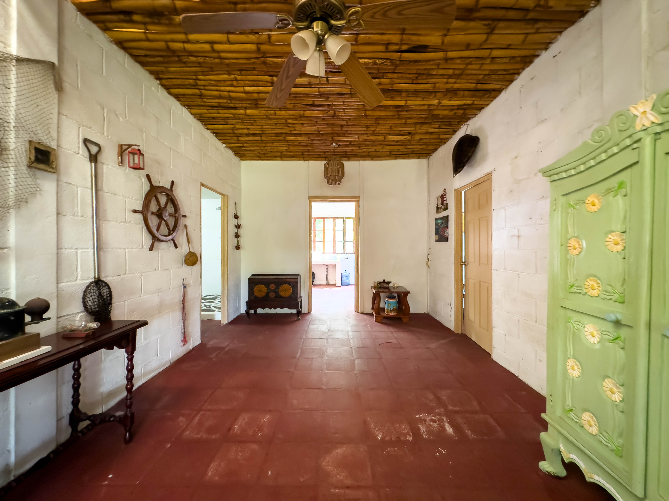RANCHO EN BARRA SANTIAGO, AHUACHAPÁN