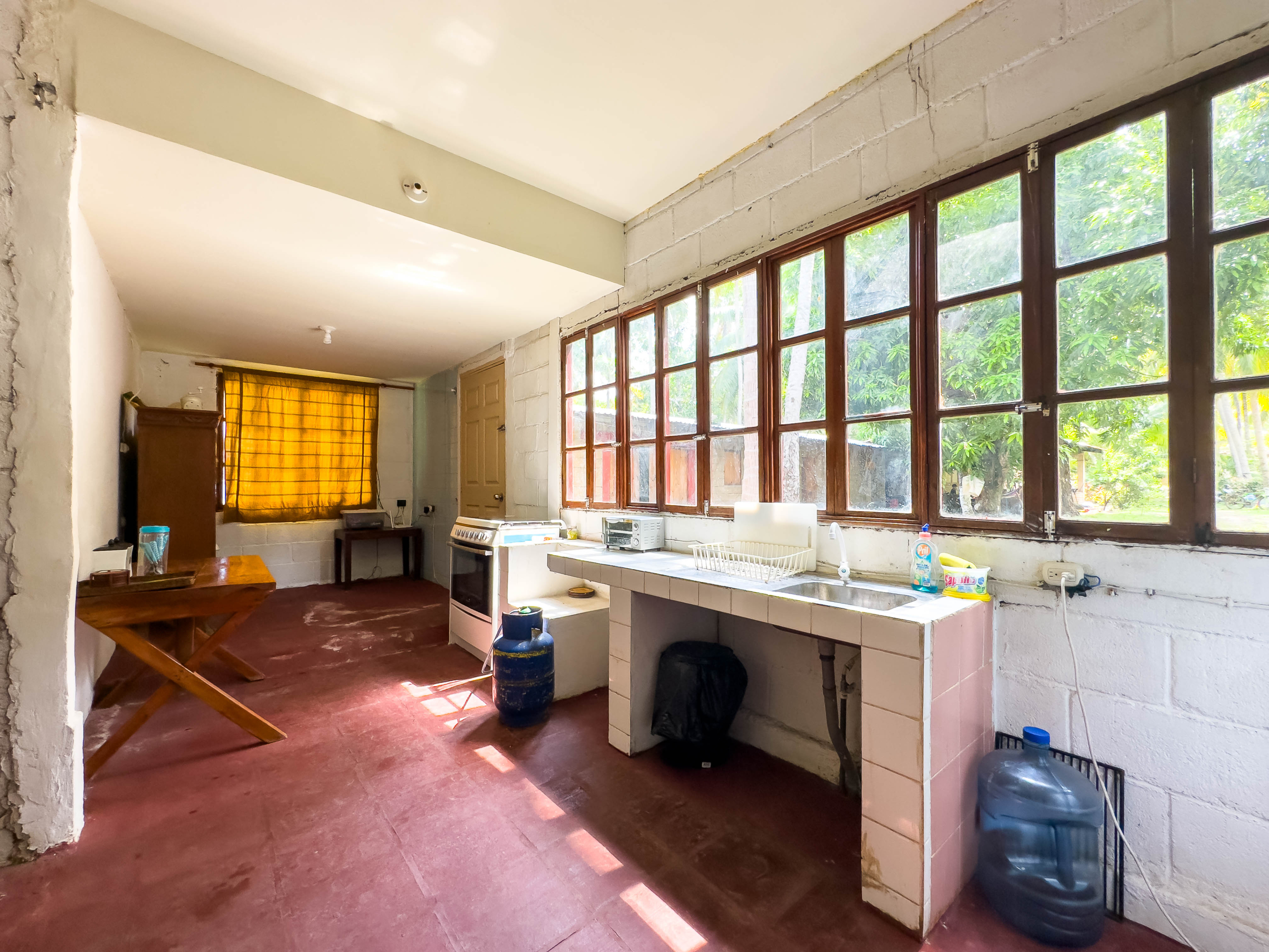 RANCHO EN BARRA SANTIAGO, AHUACHAPÁN
