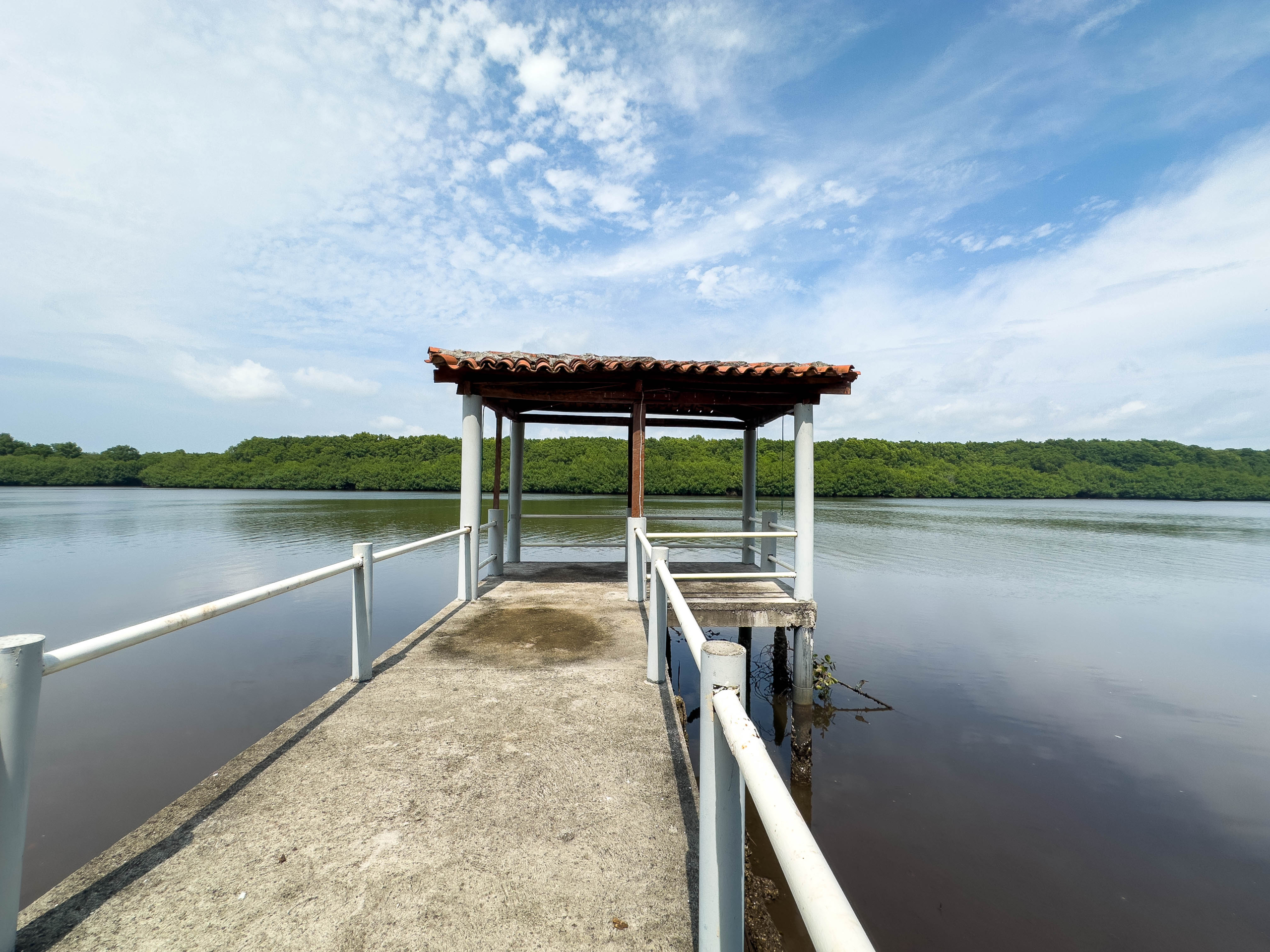 RANCHO EN BARRA SANTIAGO, AHUACHAPÁN
