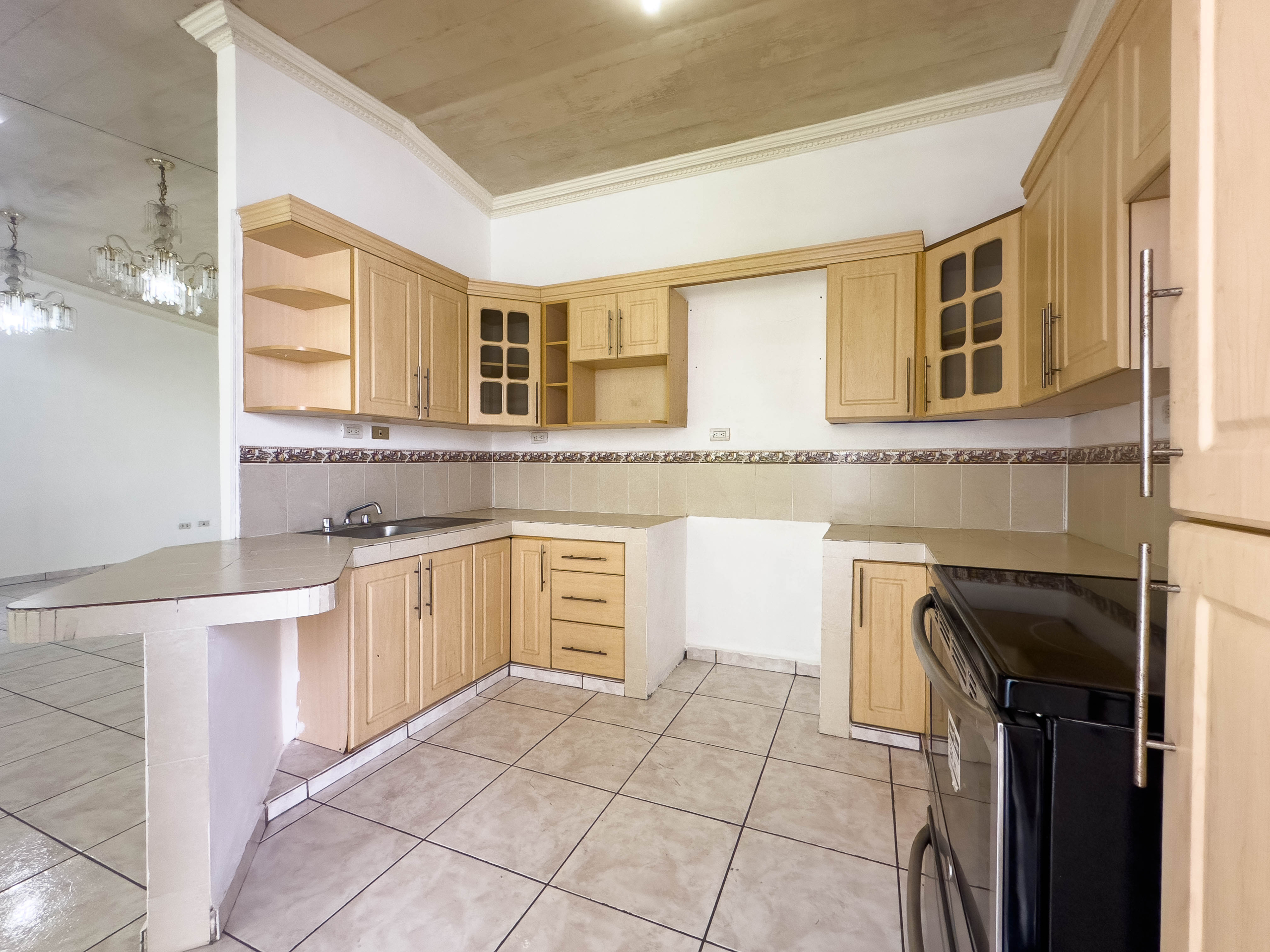 RESIDENCIA EN CIUDAD VERSALLES, VILLA PARIS, LA LIBERTAD