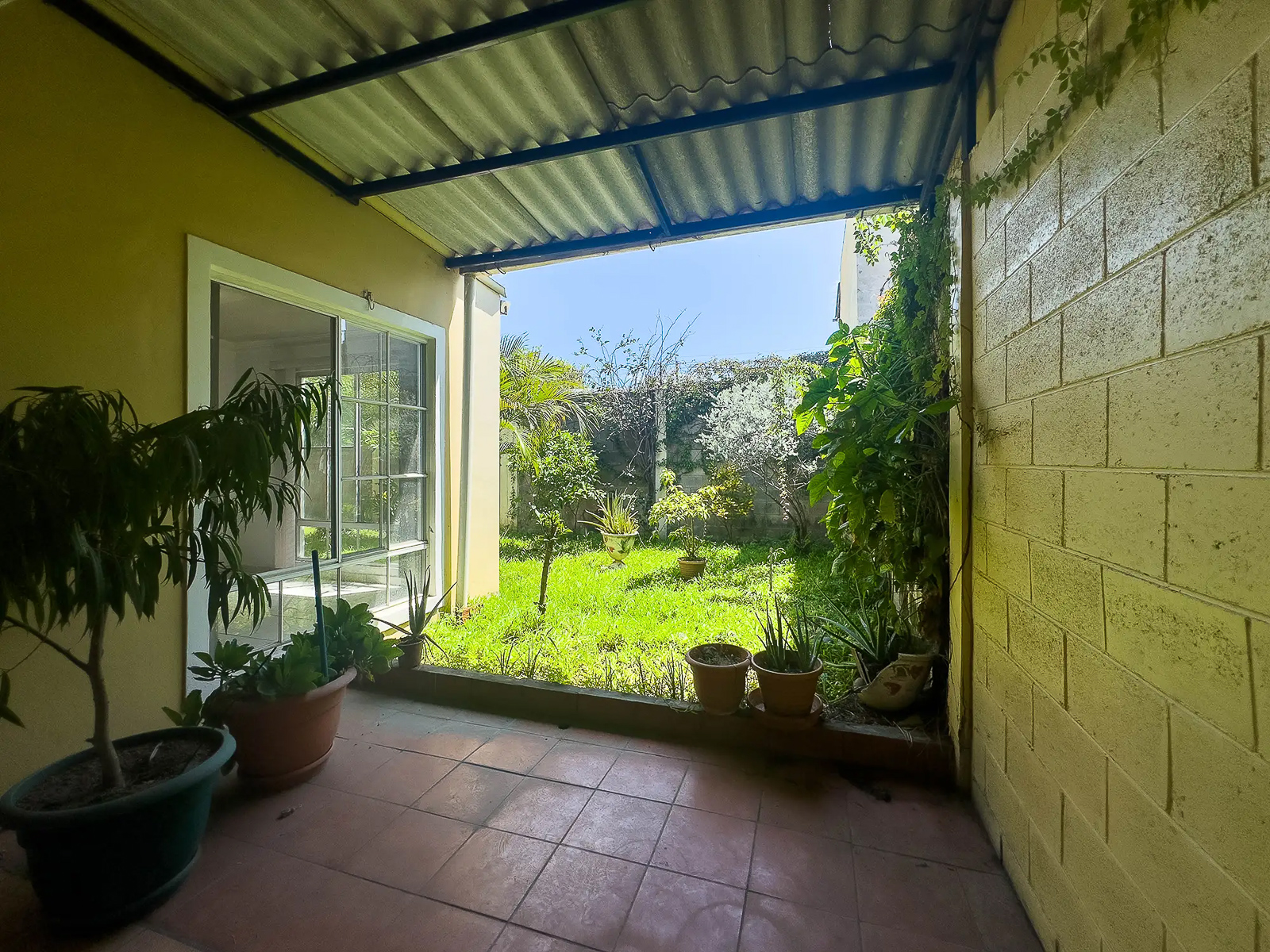 DR577-8 RESIDENCIA EN CIUDAD VERSALLES, VILLA PARIS, LA LIBERTAD