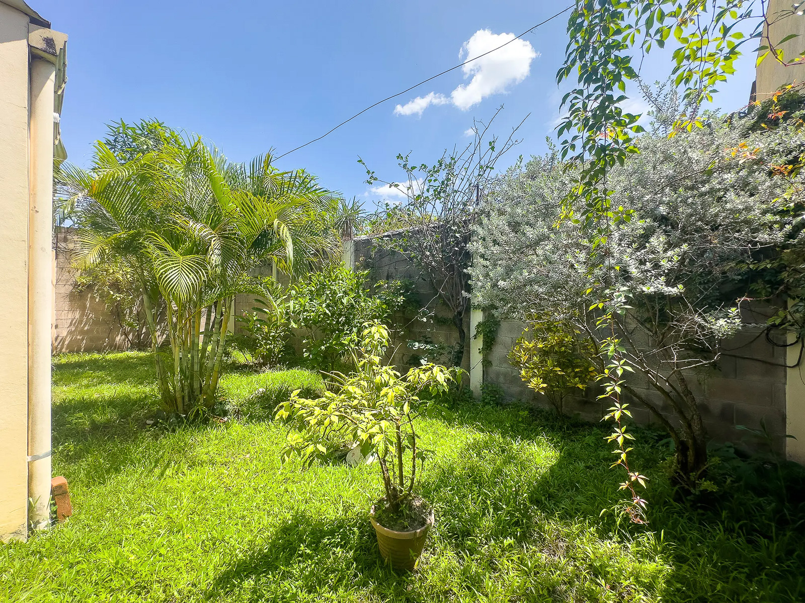 DR577-10 RESIDENCIA EN CIUDAD VERSALLES, VILLA PARIS, LA LIBERTAD