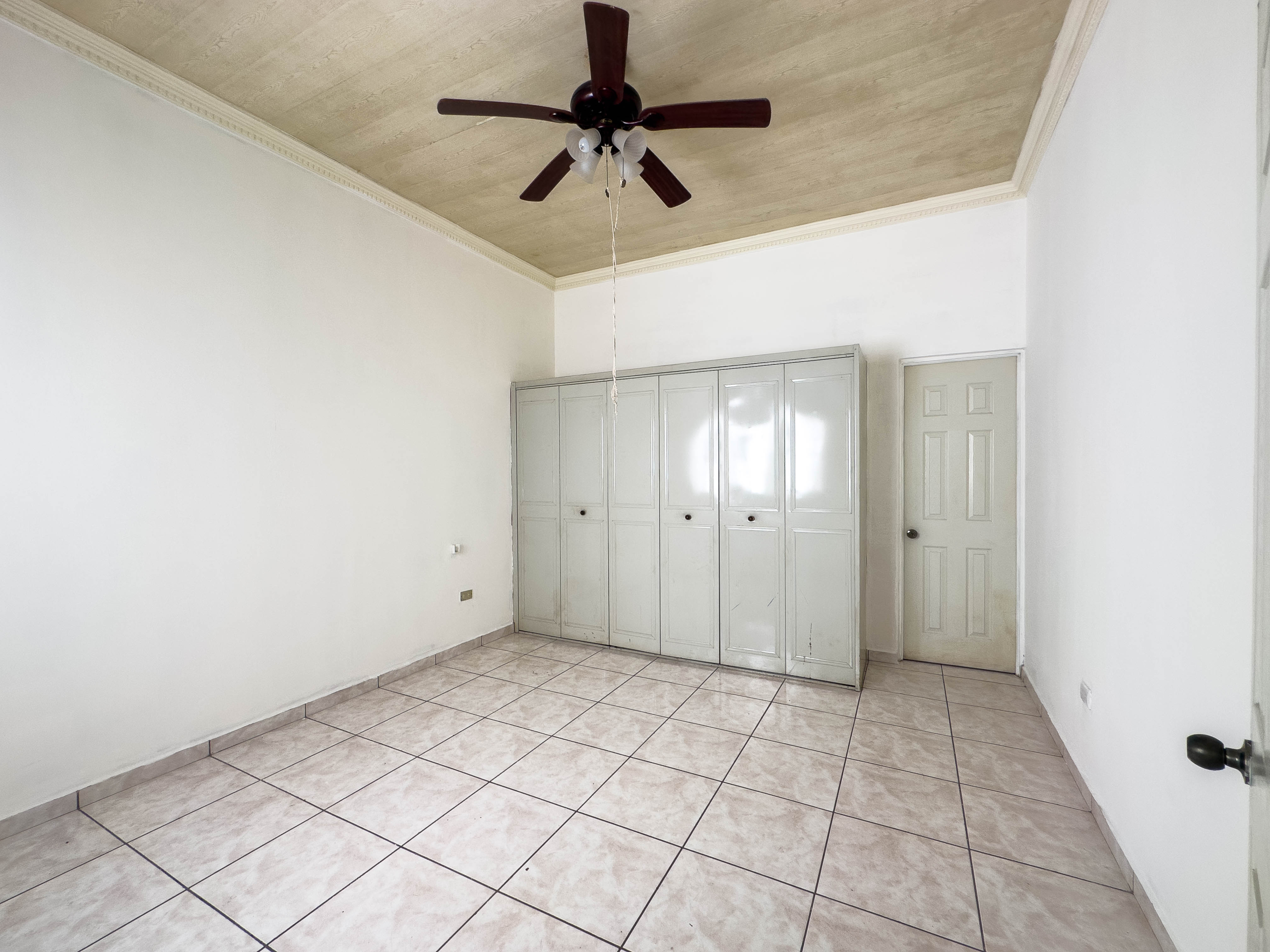 RESIDENCIA EN CIUDAD VERSALLES, VILLA PARIS, LA LIBERTAD