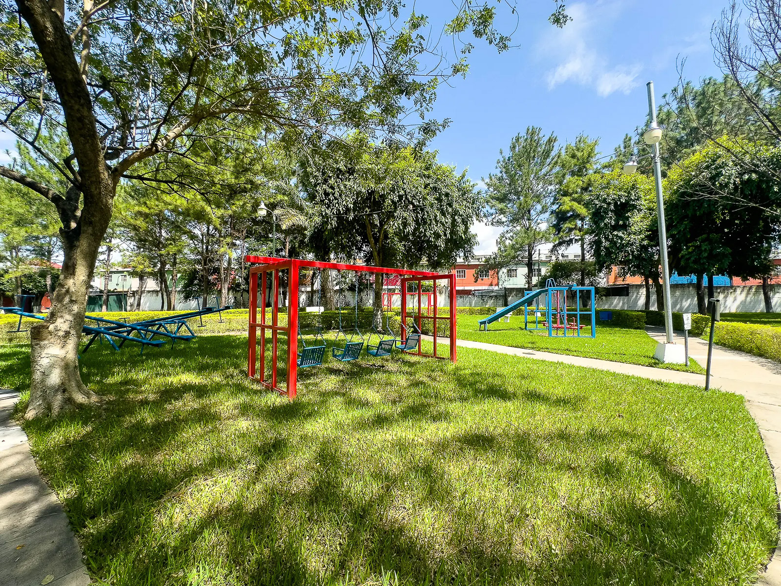 DR577-14 RESIDENCIA EN CIUDAD VERSALLES, VILLA PARIS, LA LIBERTAD