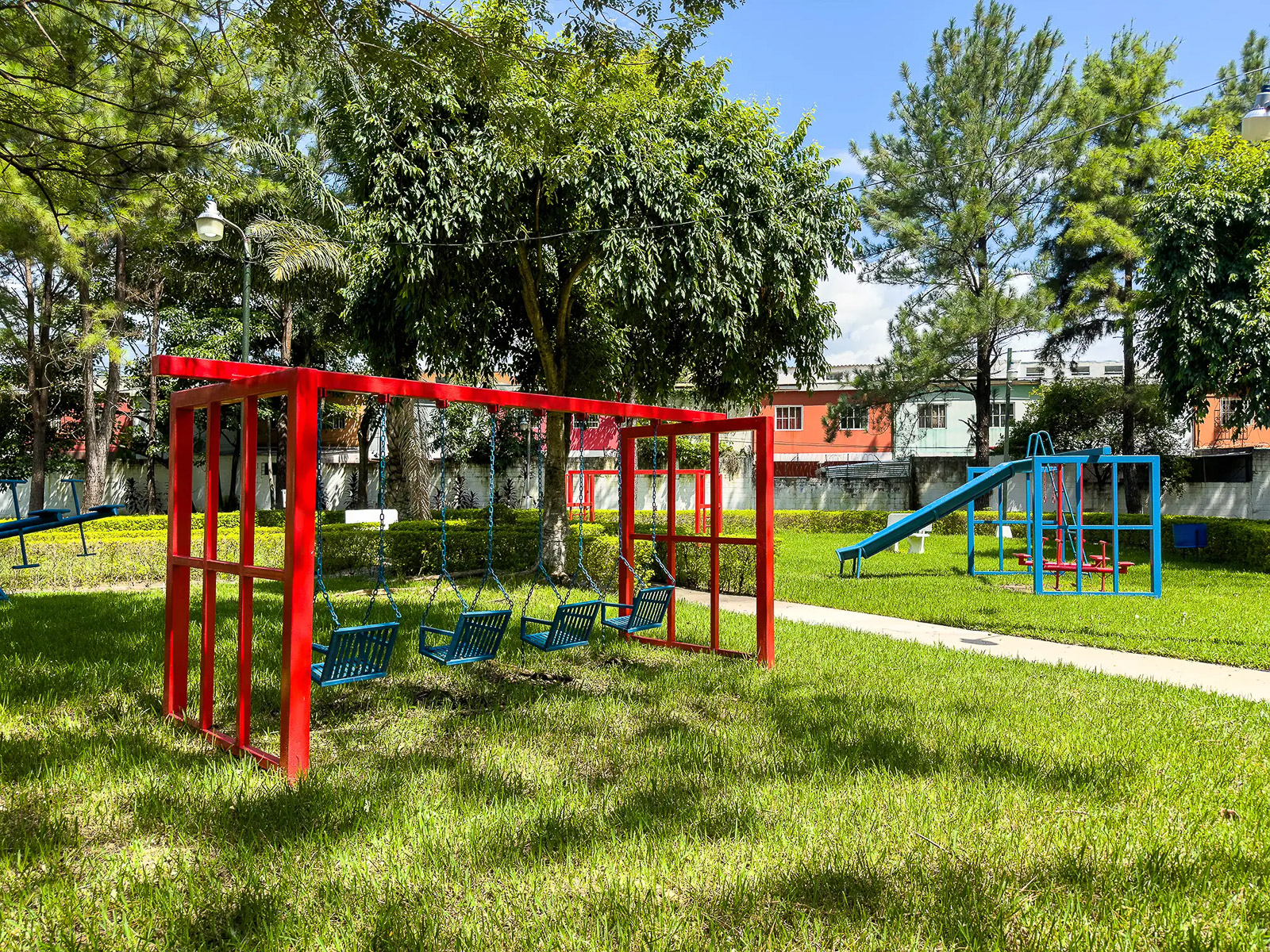 DR577-13 RESIDENCIA EN CIUDAD VERSALLES, VILLA PARIS, LA LIBERTAD