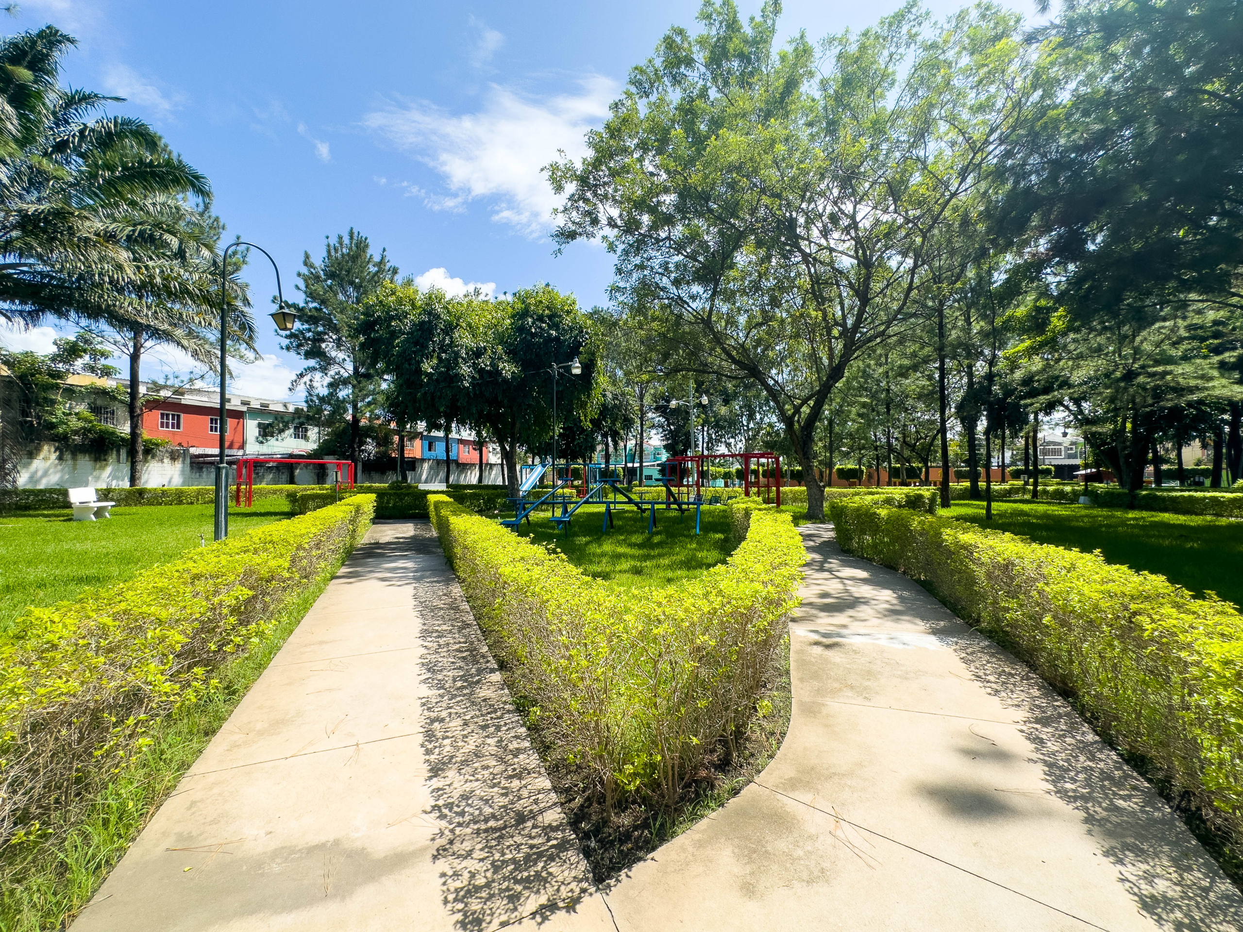 RESIDENCIA EN CIUDAD VERSALLES, VILLA PARIS, LA LIBERTAD