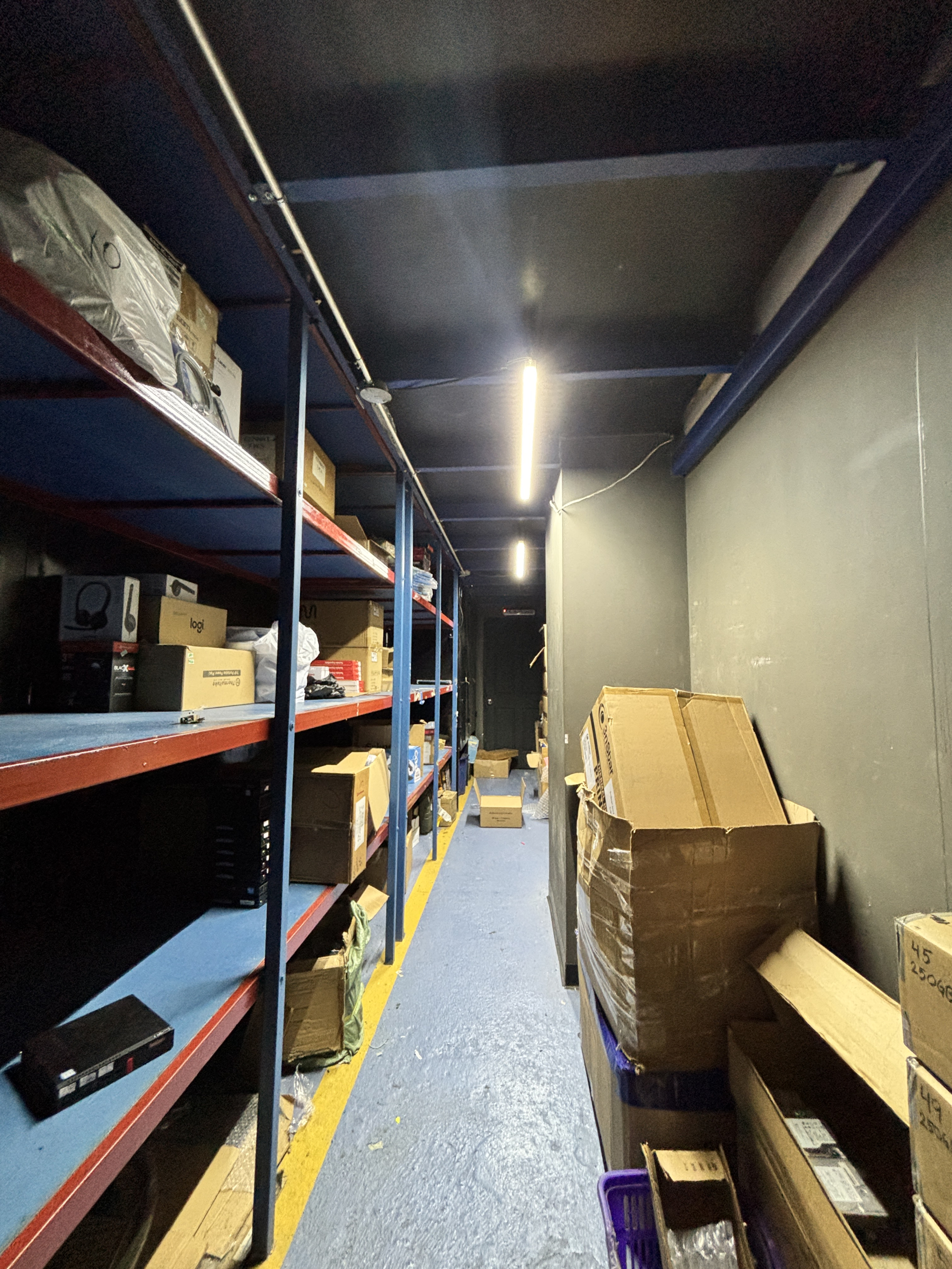BODEGA Y OFICINAS EN COLONIA ROMA, SAN SALVADOR