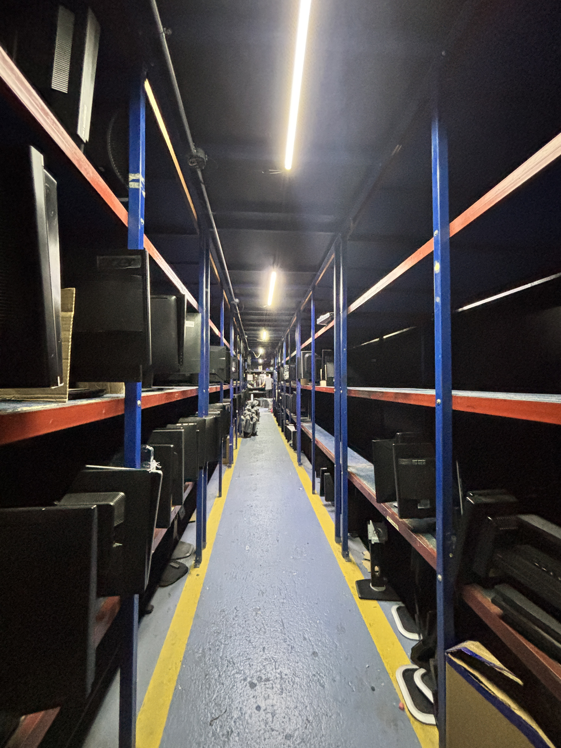 BODEGA Y OFICINAS EN COLONIA ROMA, SAN SALVADOR